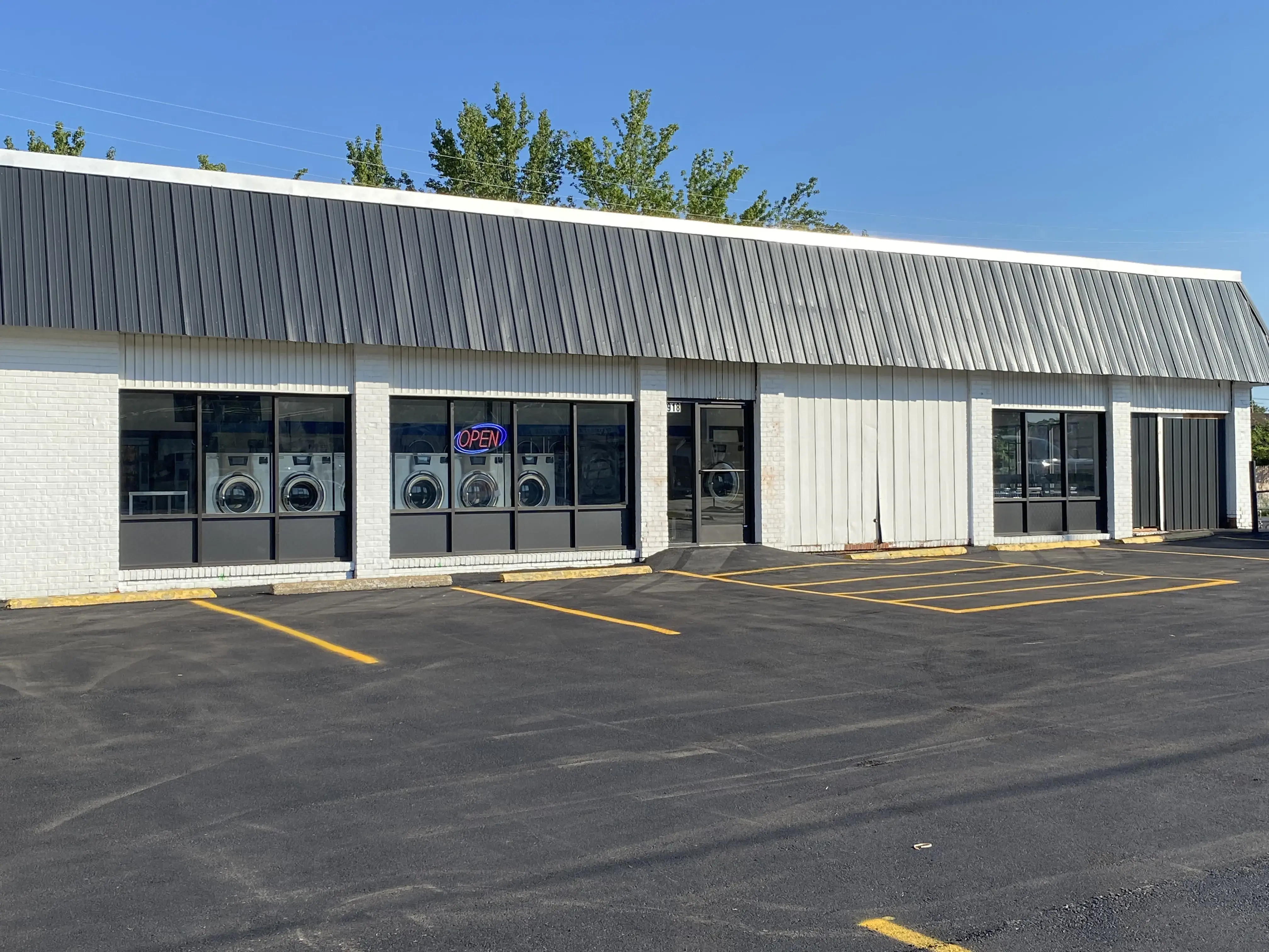 Best Wash Laundromats – Watson Road thumbnail 2