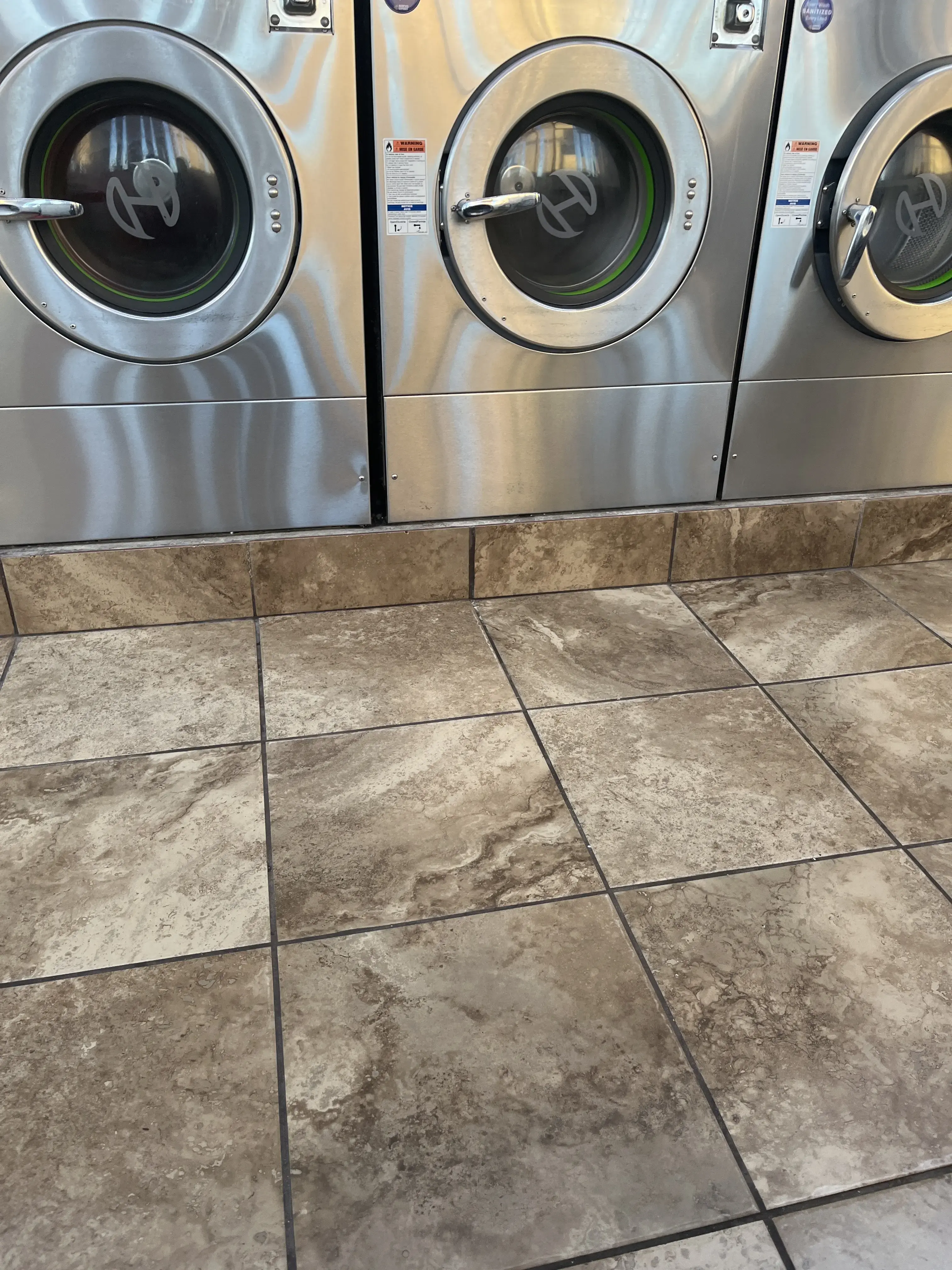 Best Wash Laundromats – West Main - Image 5