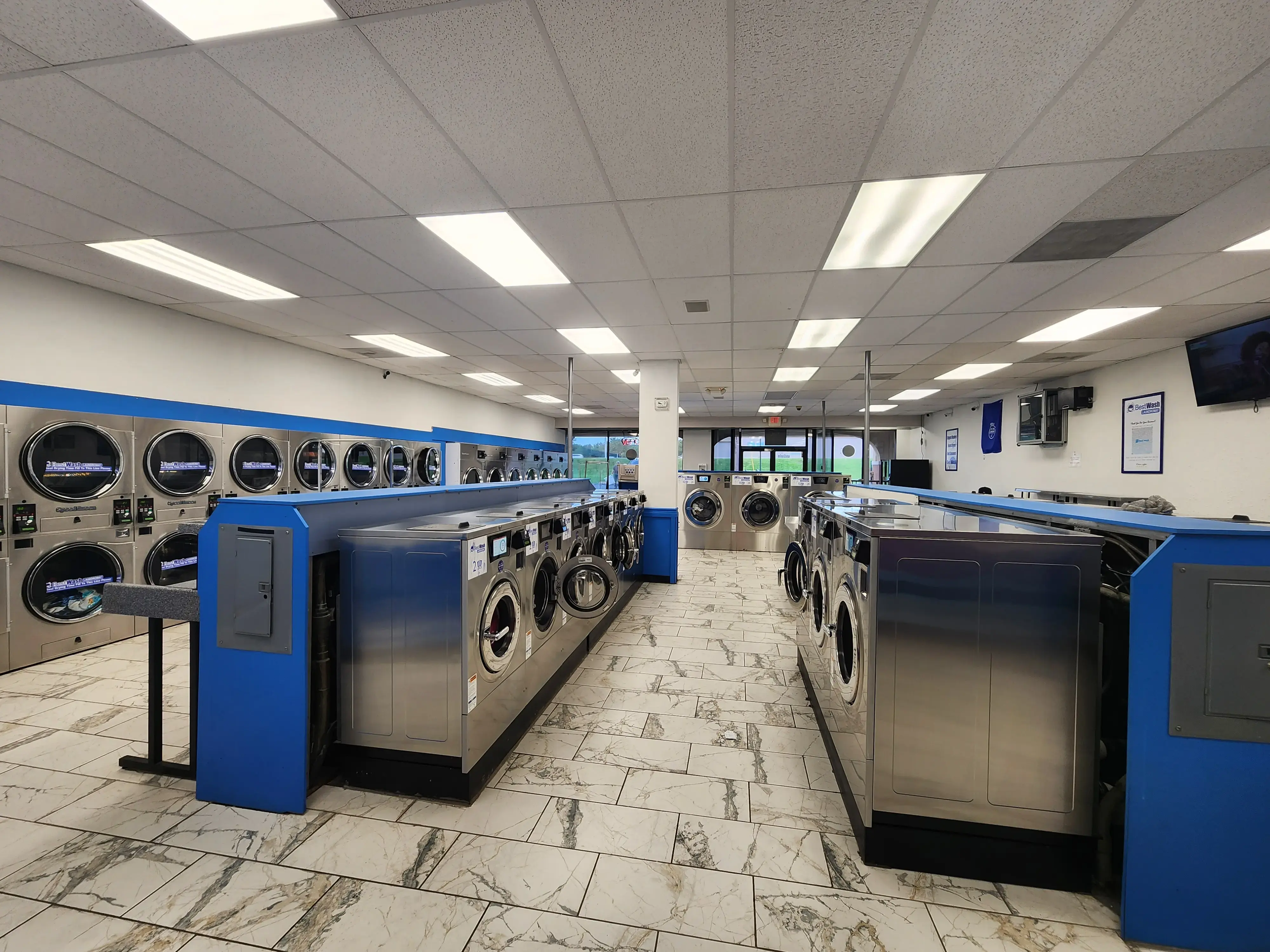 Best Wash Laundromats – West War Memorial Drive location