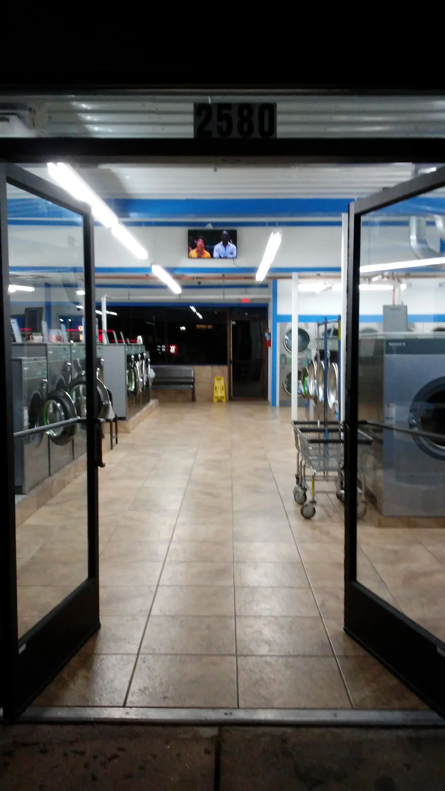 Best Wash Laundromats – Woodson Road thumbnail 10