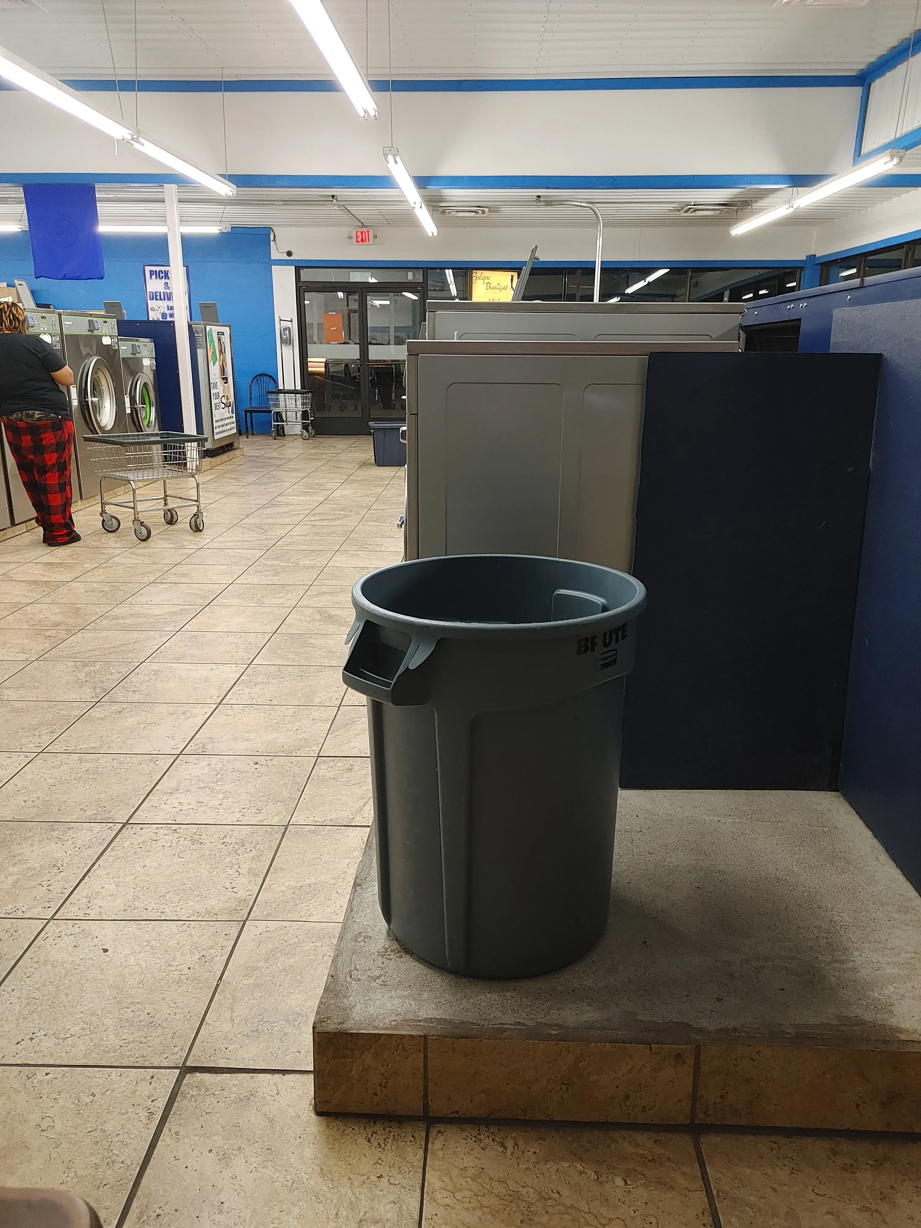 Best Wash Laundromats – Woodson Road - Image 20