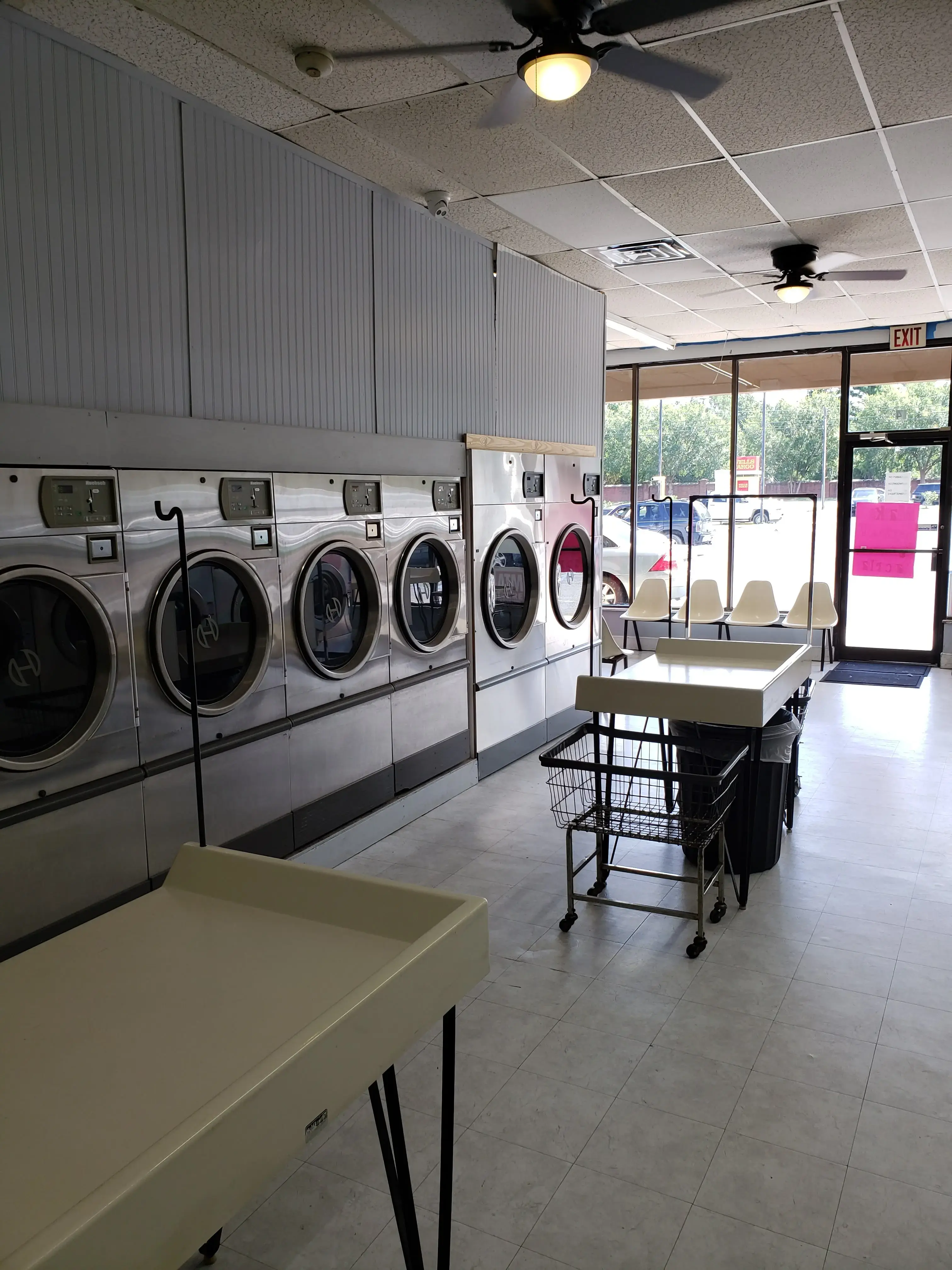 Beverly's Home Style Laundry - Image 3