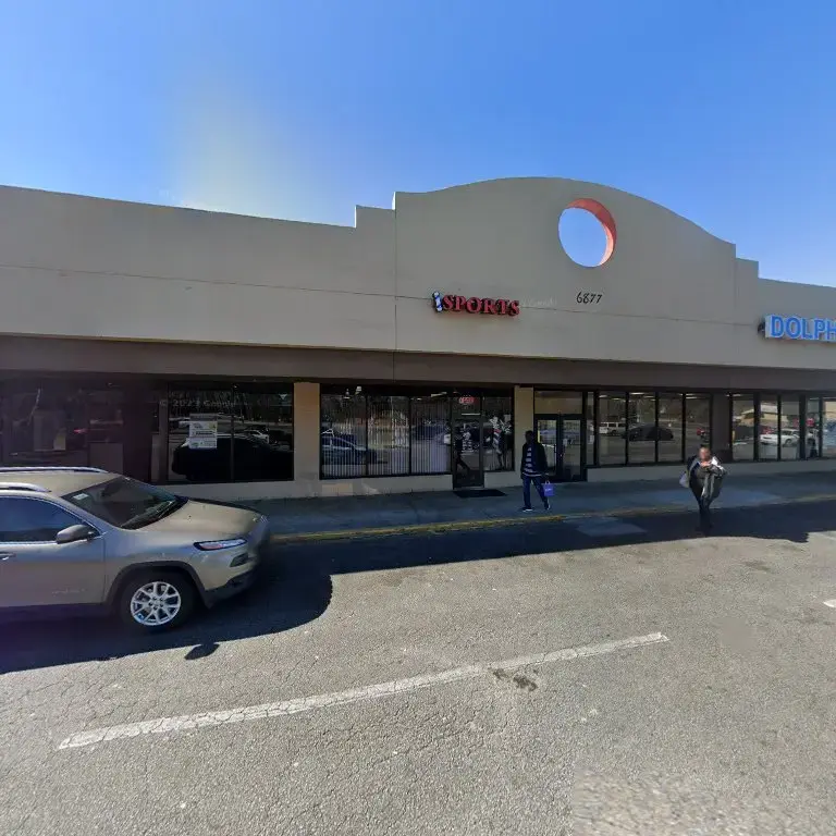 Beverly's Home Style Laundry - Image 11