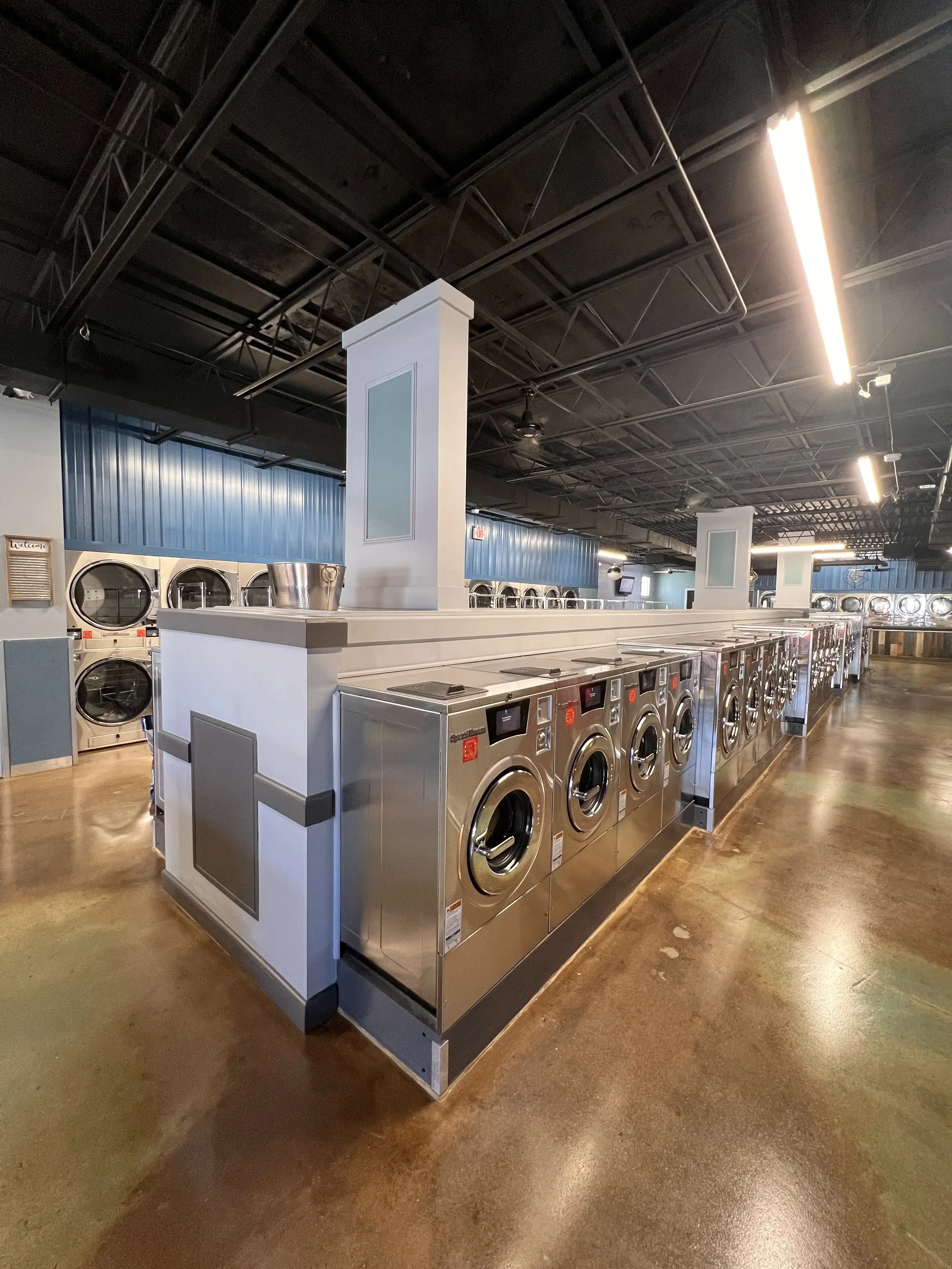 Big Bubbles Laundromat thumbnail 2