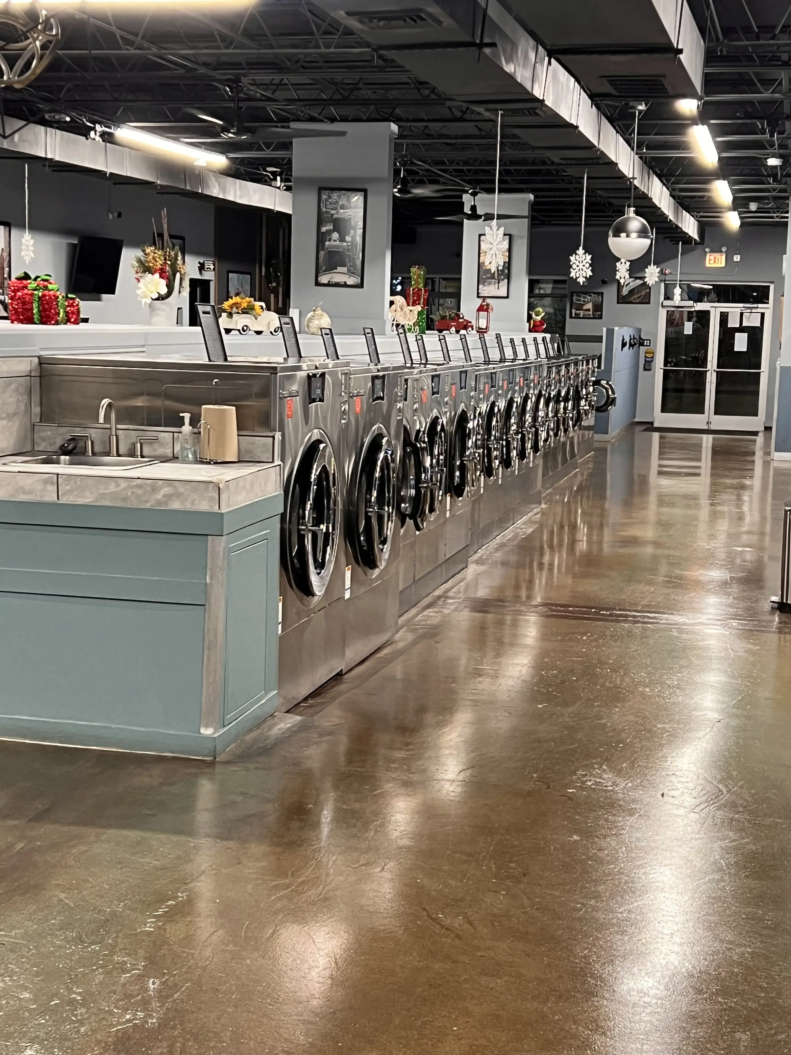 Big Bubbles Laundromat thumbnail 6