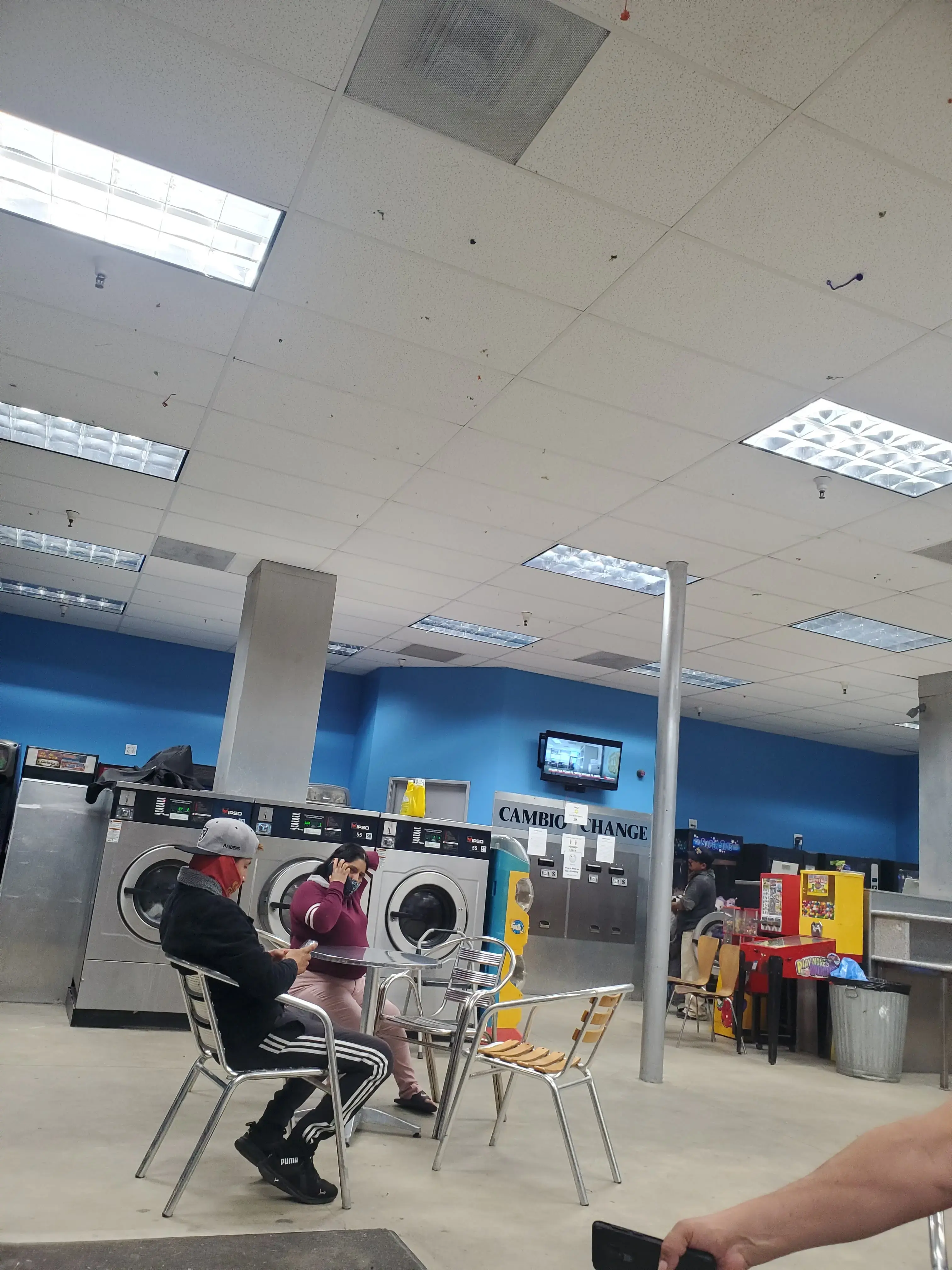 Big Bubbles Laundry - Image 13