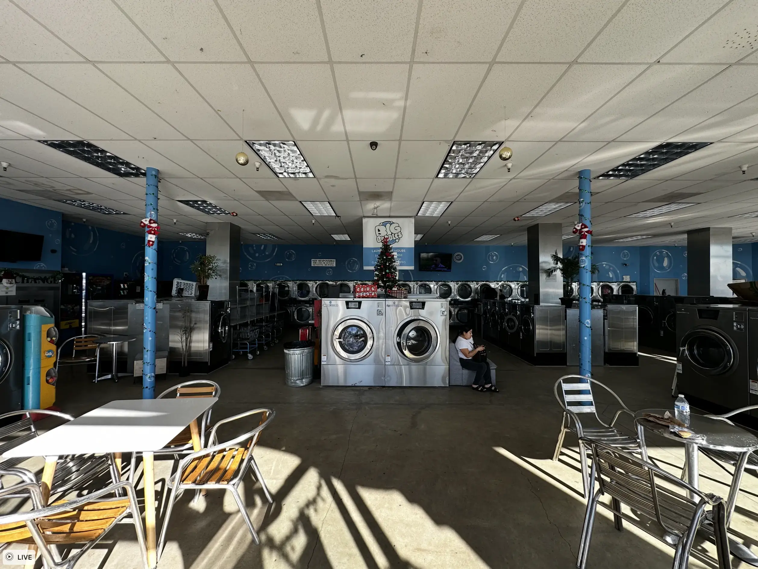 Big Bubbles Laundry - Image 18