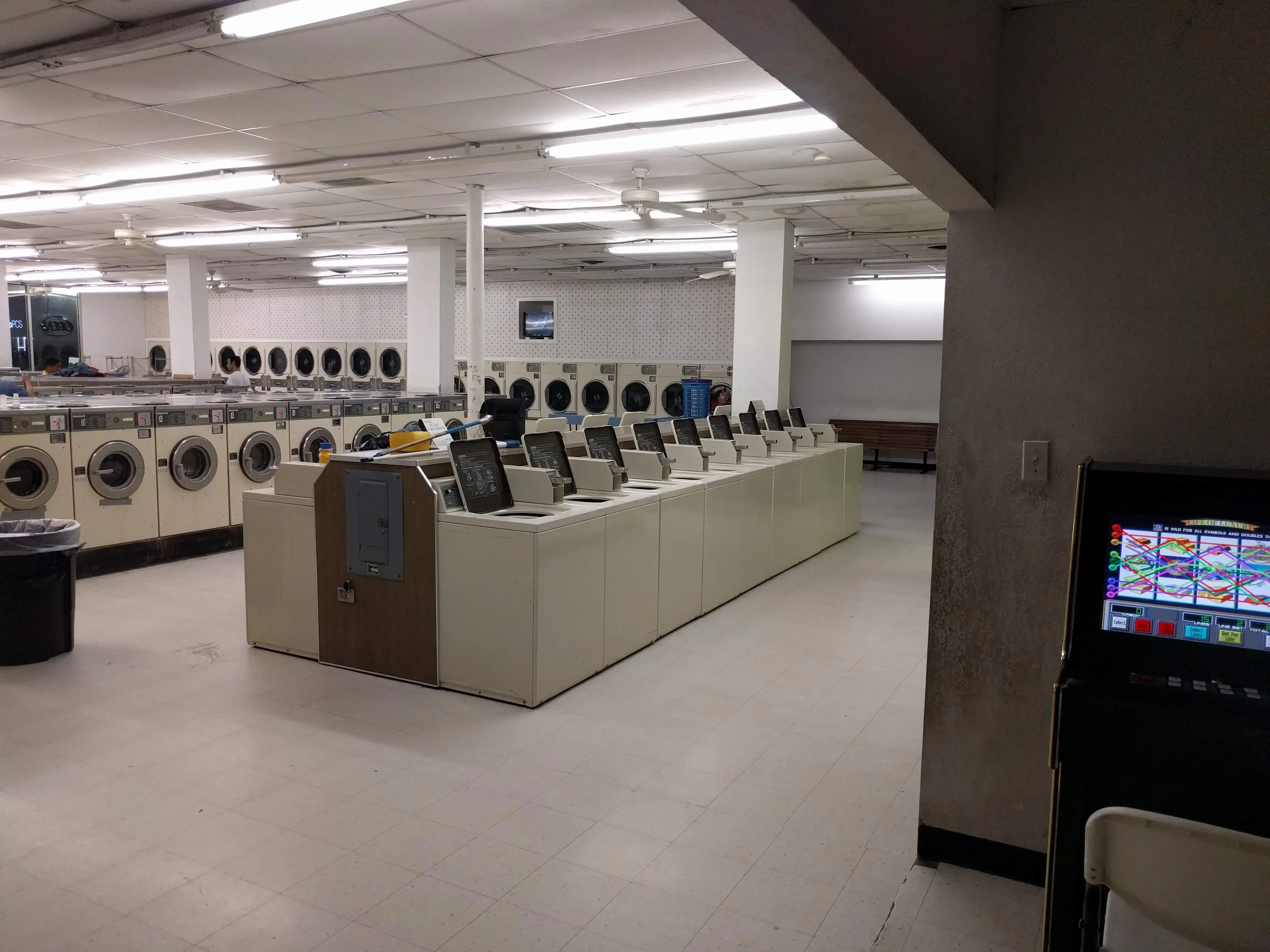Big Coin Laundry - Image 20