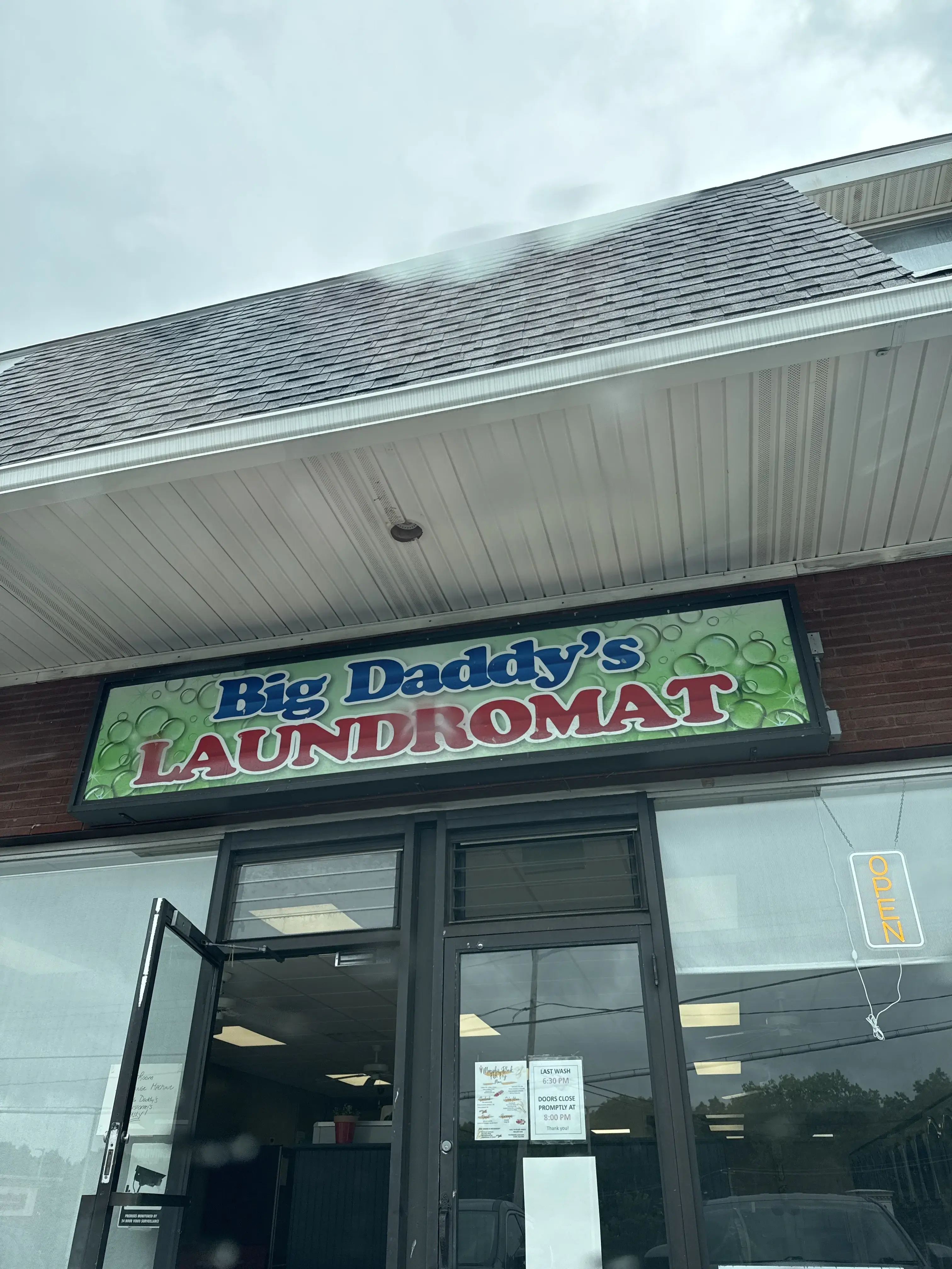 BIG DADDY'S LAUNDROMAT - Image 2