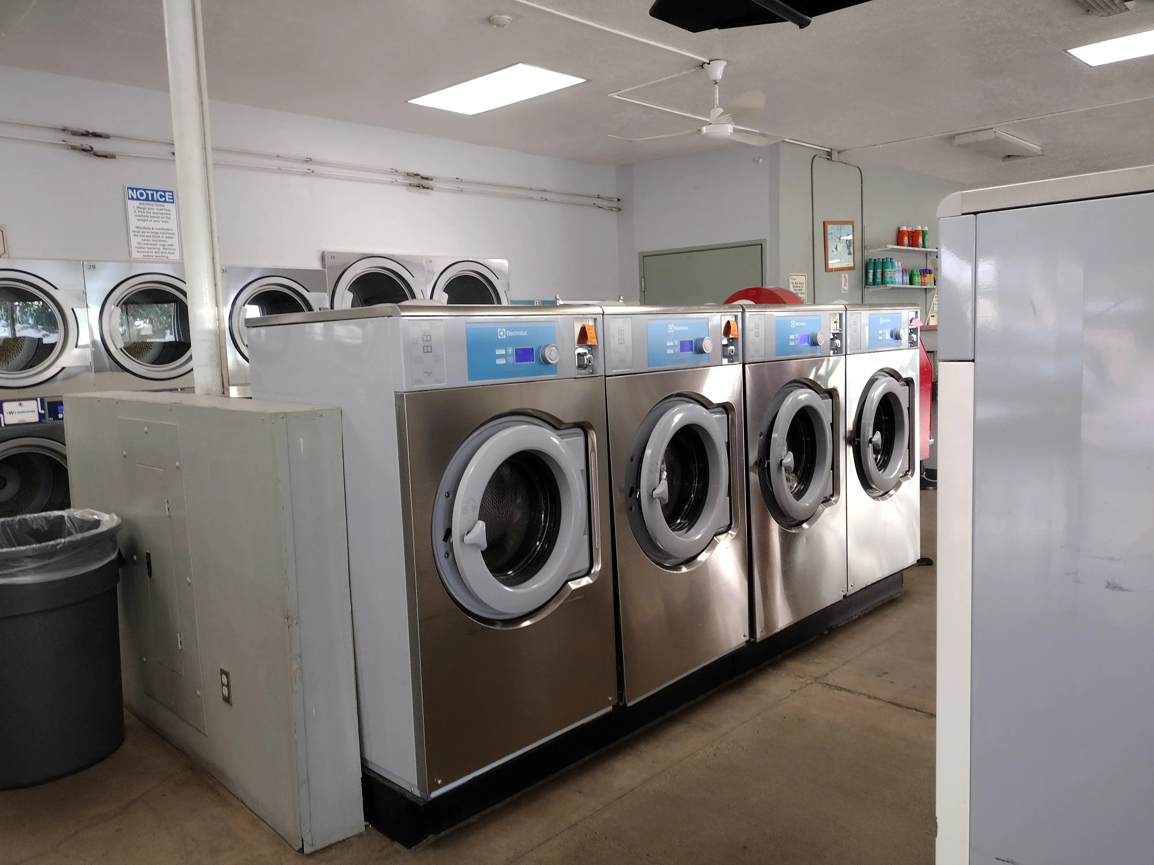 Big d's Laundromat thumbnail 2