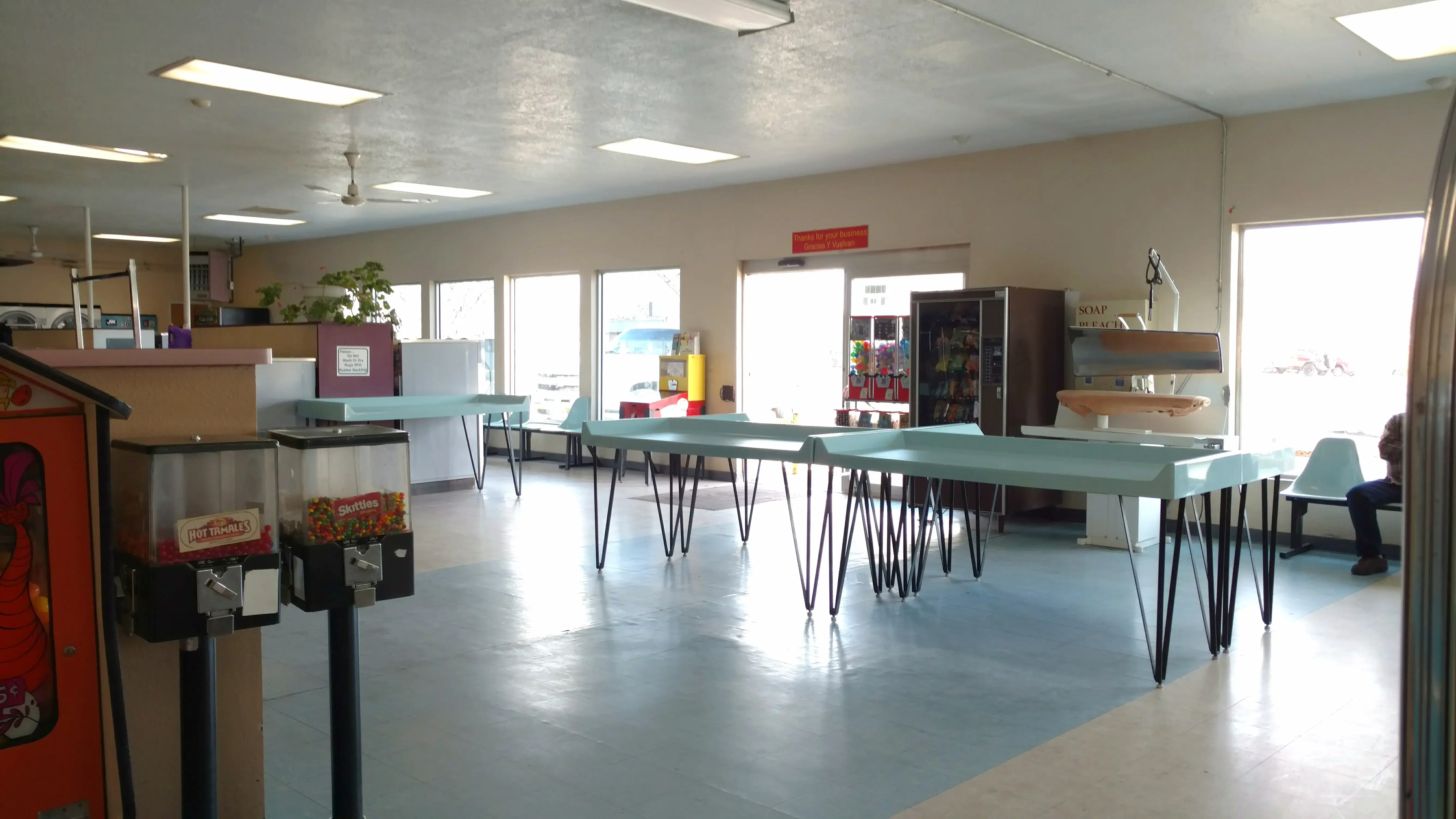 Big d's Laundromat - Image 4