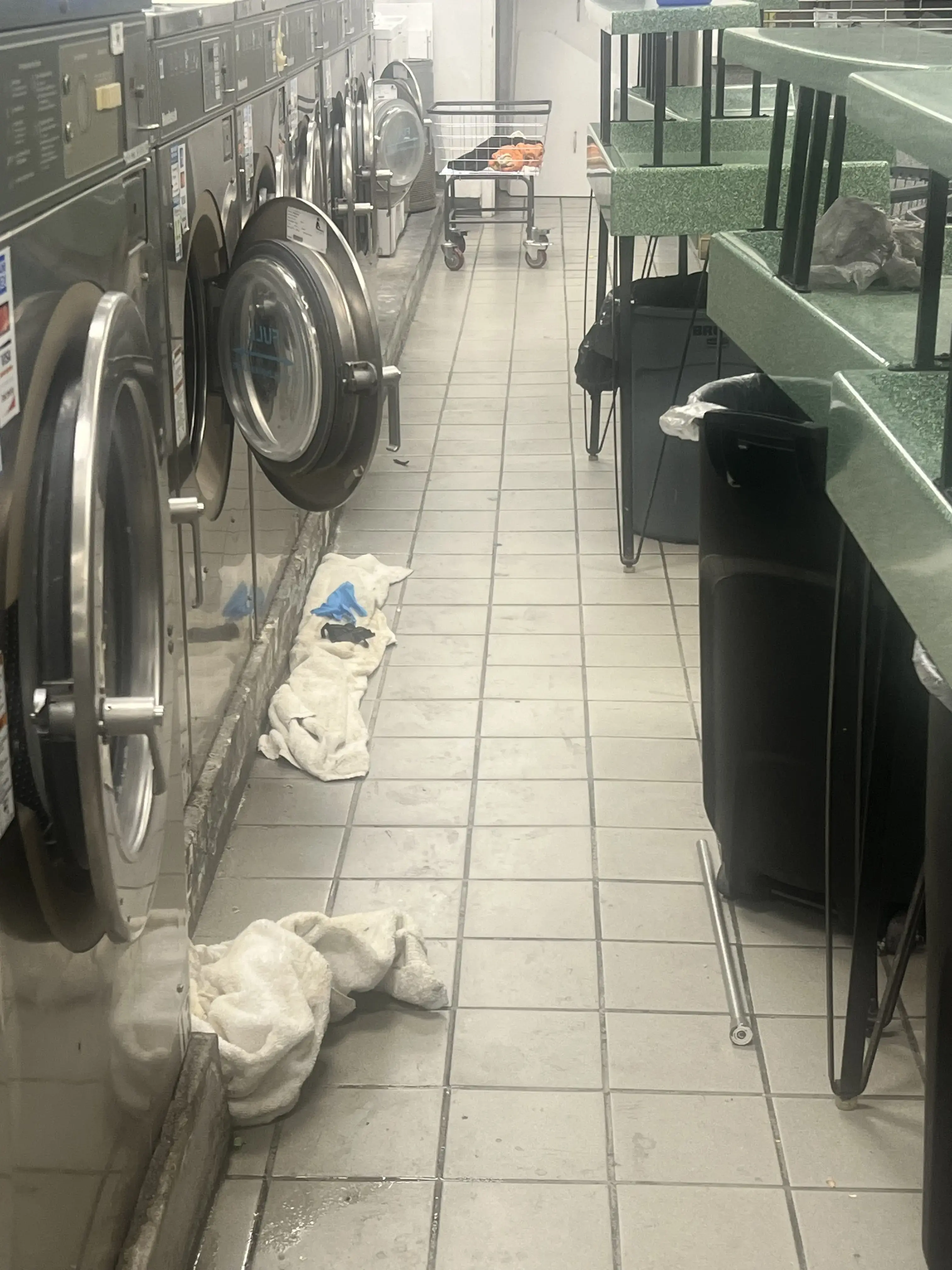 Big Splash Laundry thumbnail 20