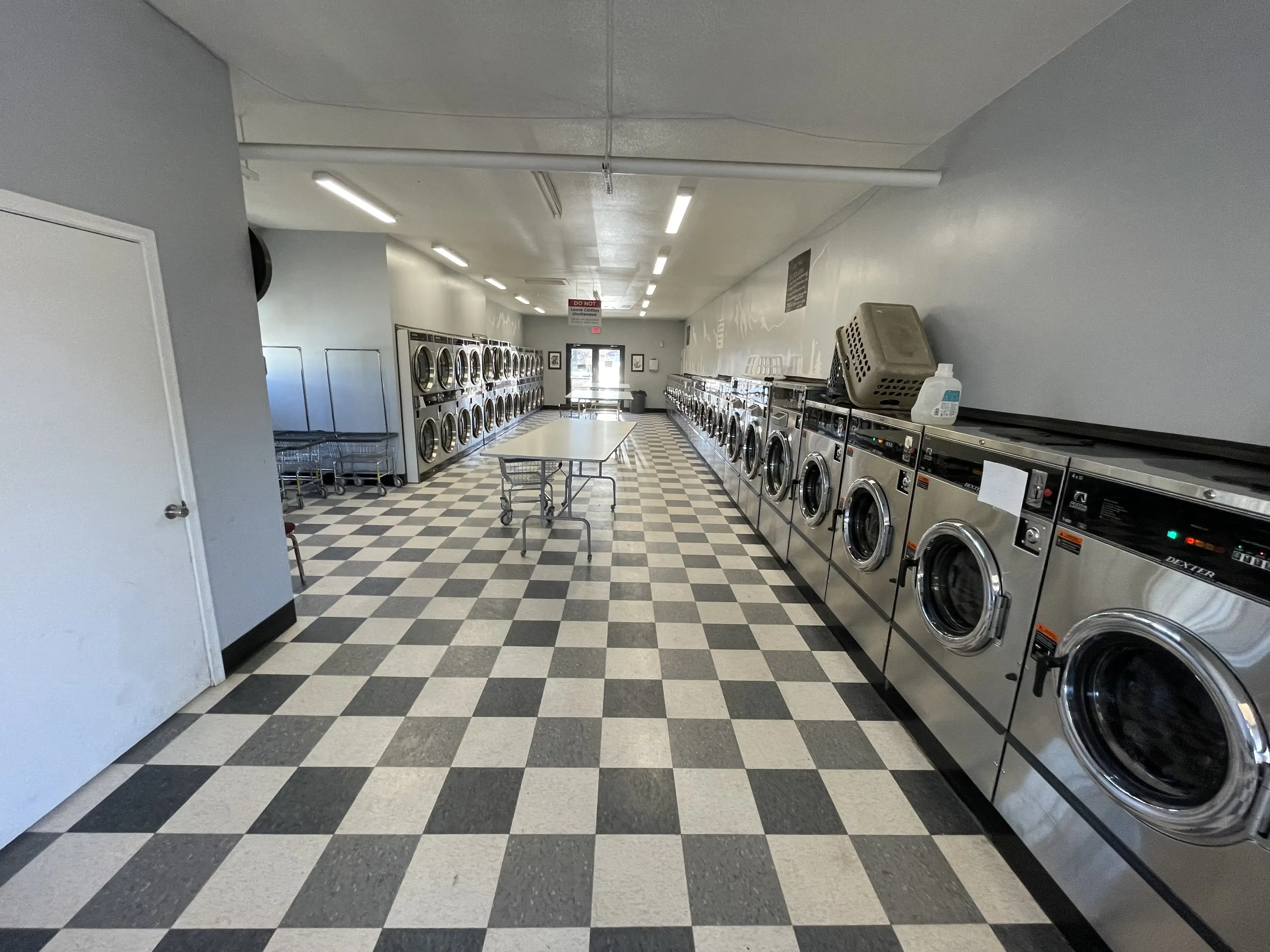Big Springs Laundry - Image 1