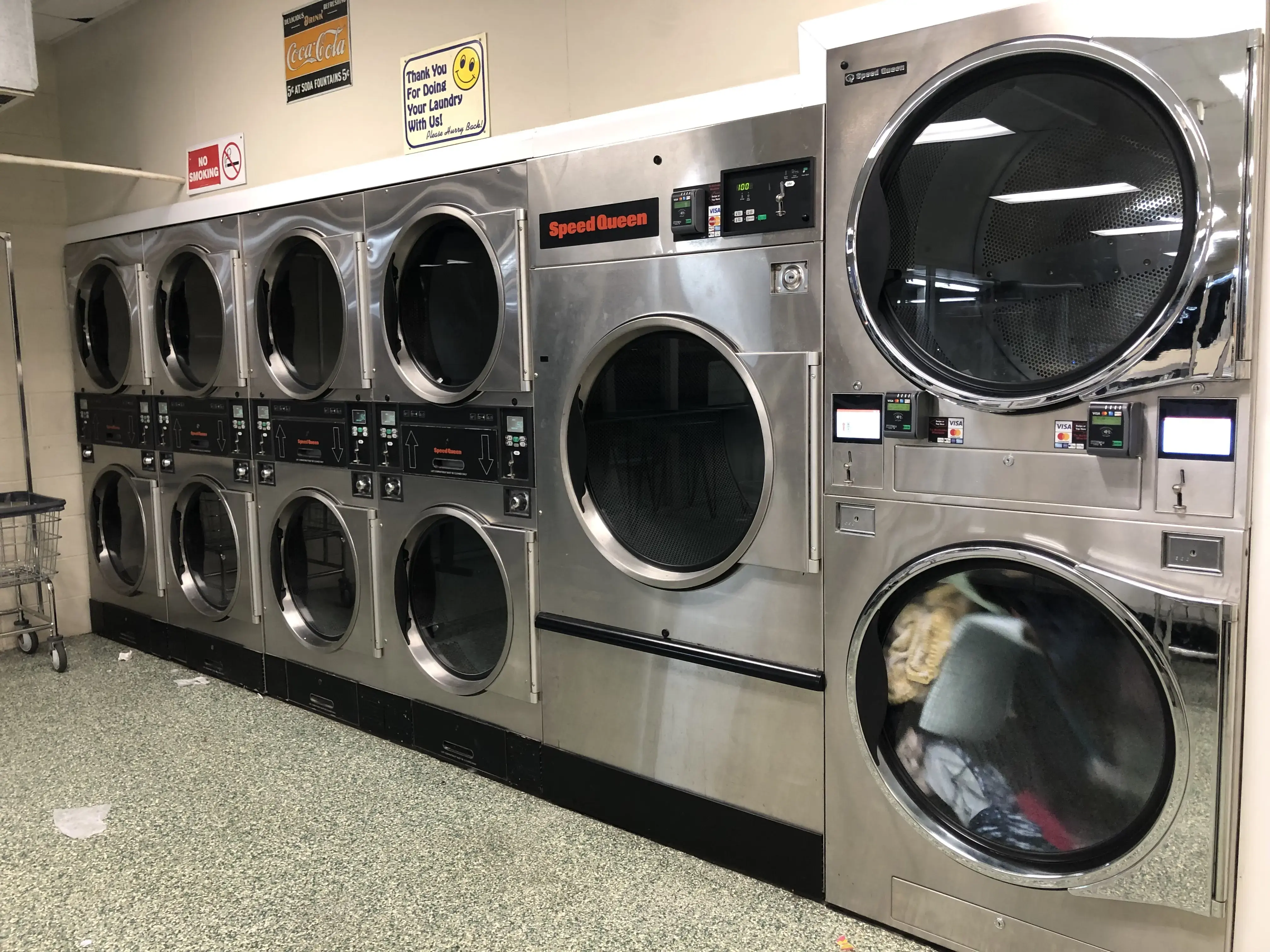 Big Tub Wash Coin Laundry thumbnail 9