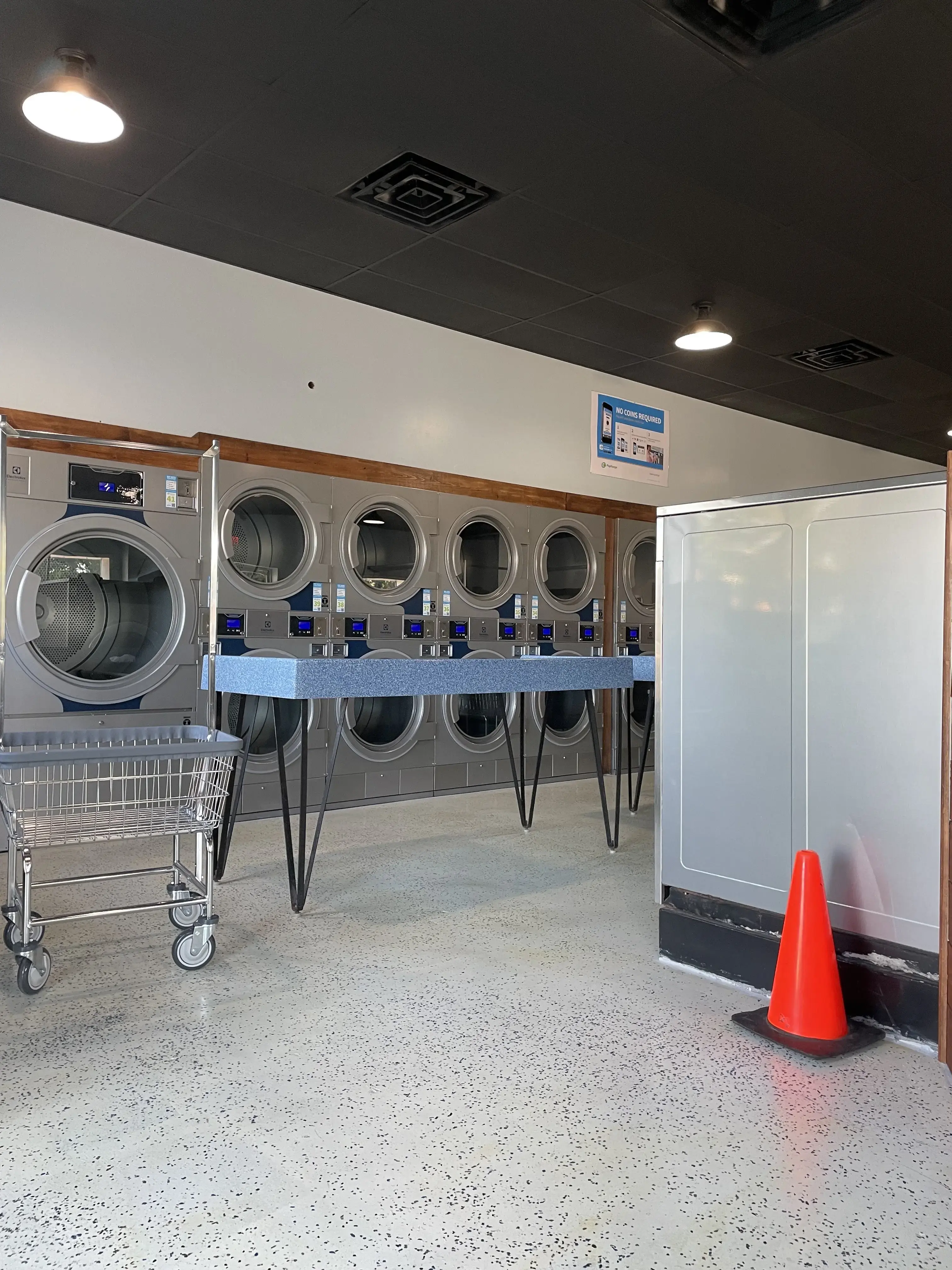 Big Wash Laundromat - Image 20