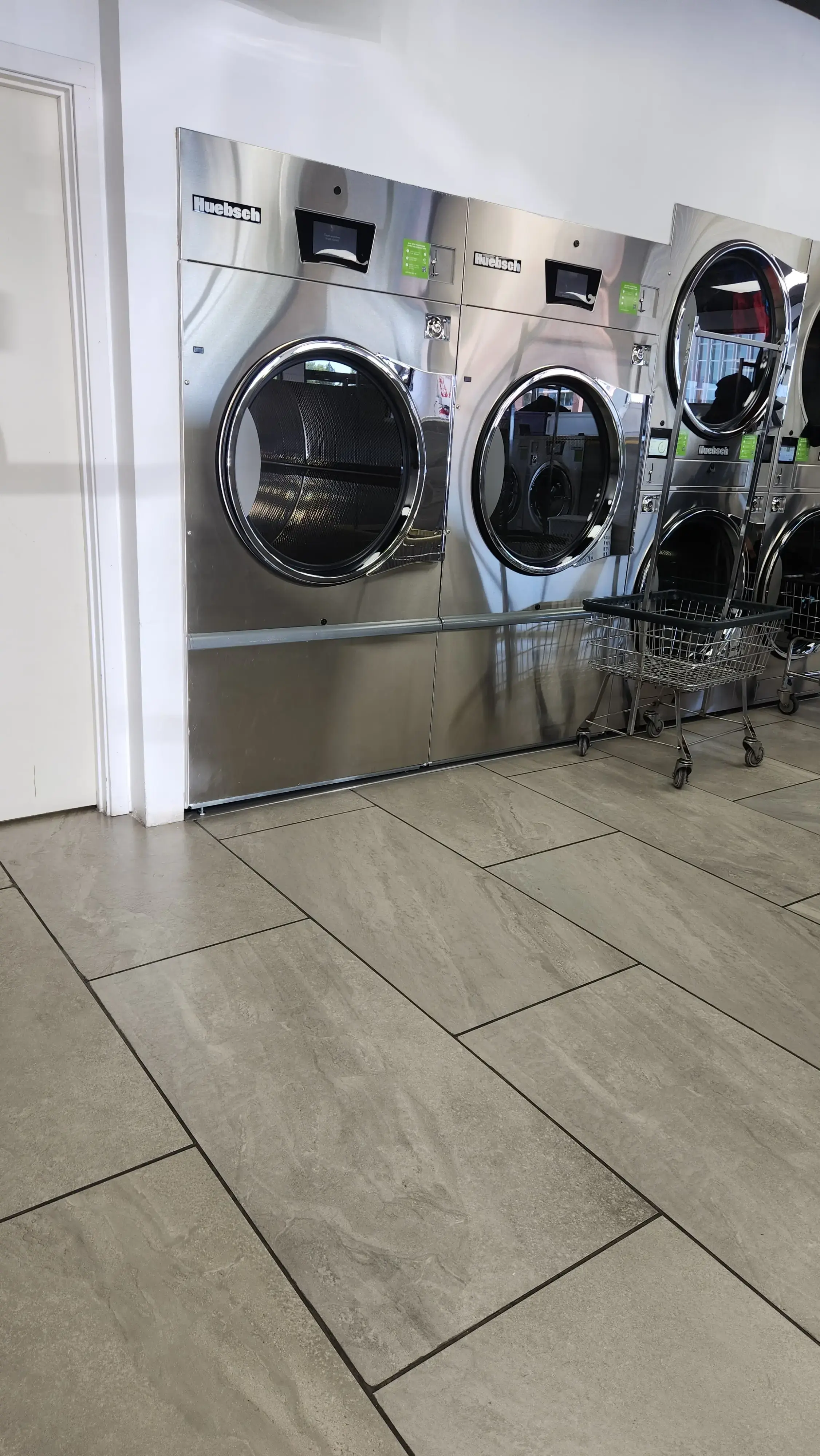Big Wash Laundromat thumbnail 12