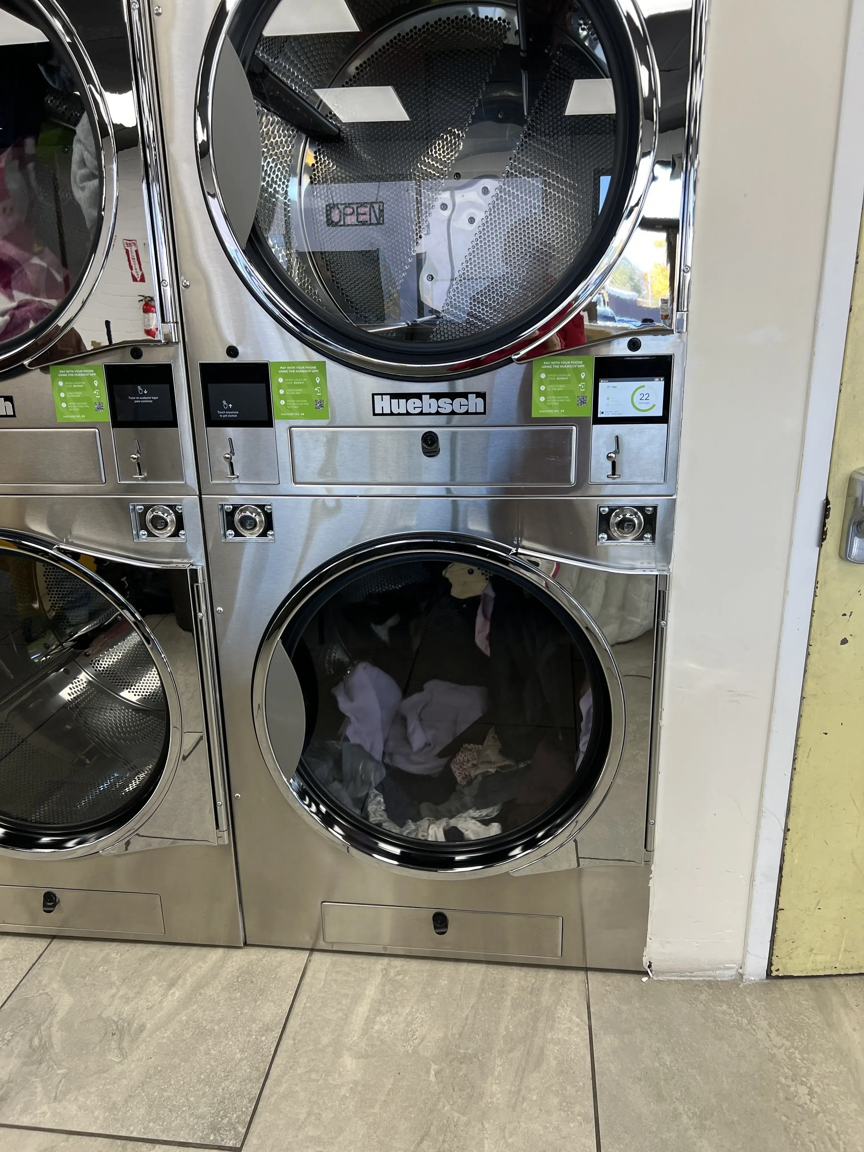 Big Wash Laundromat - Image 6