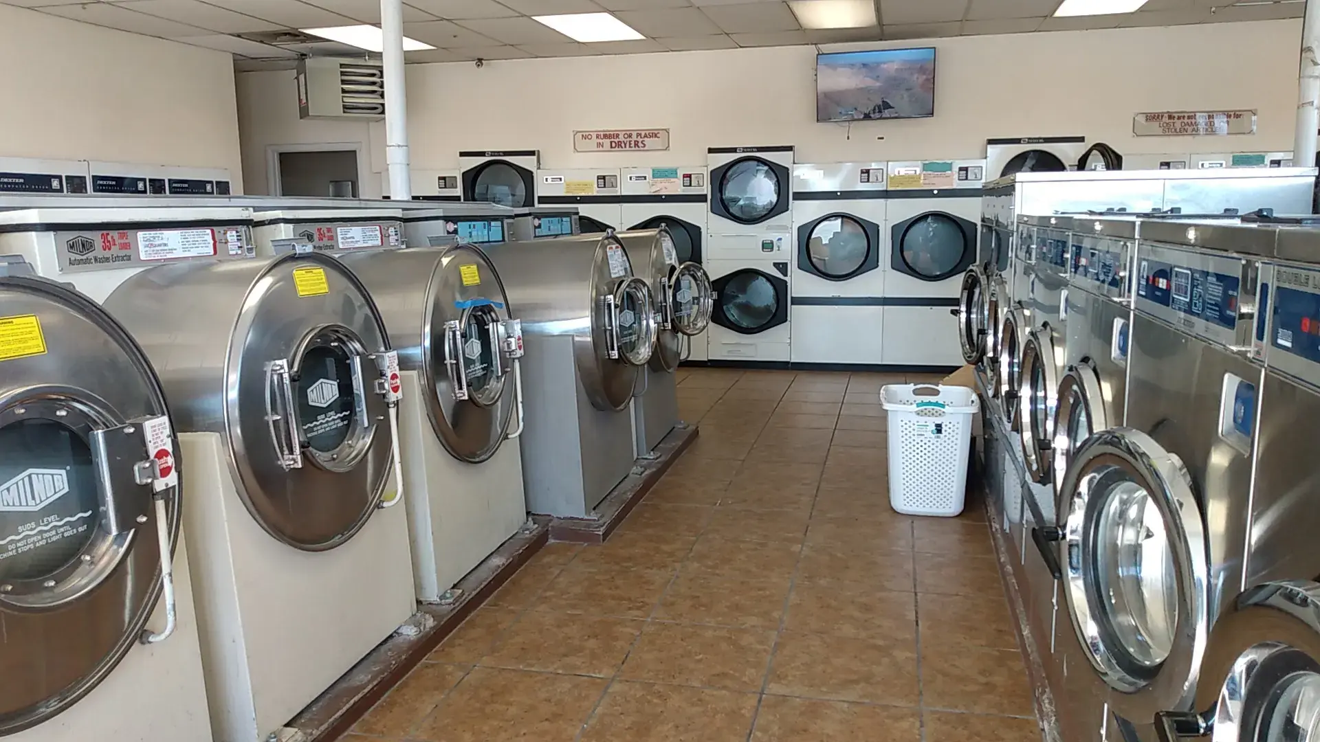 Big Wash Laundromat thumbnail 9