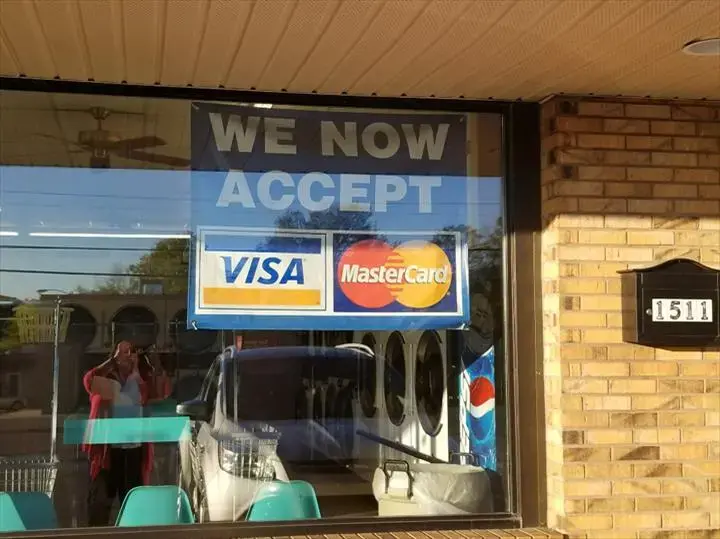 Big Wash Tub Coin Laundry thumbnail 1