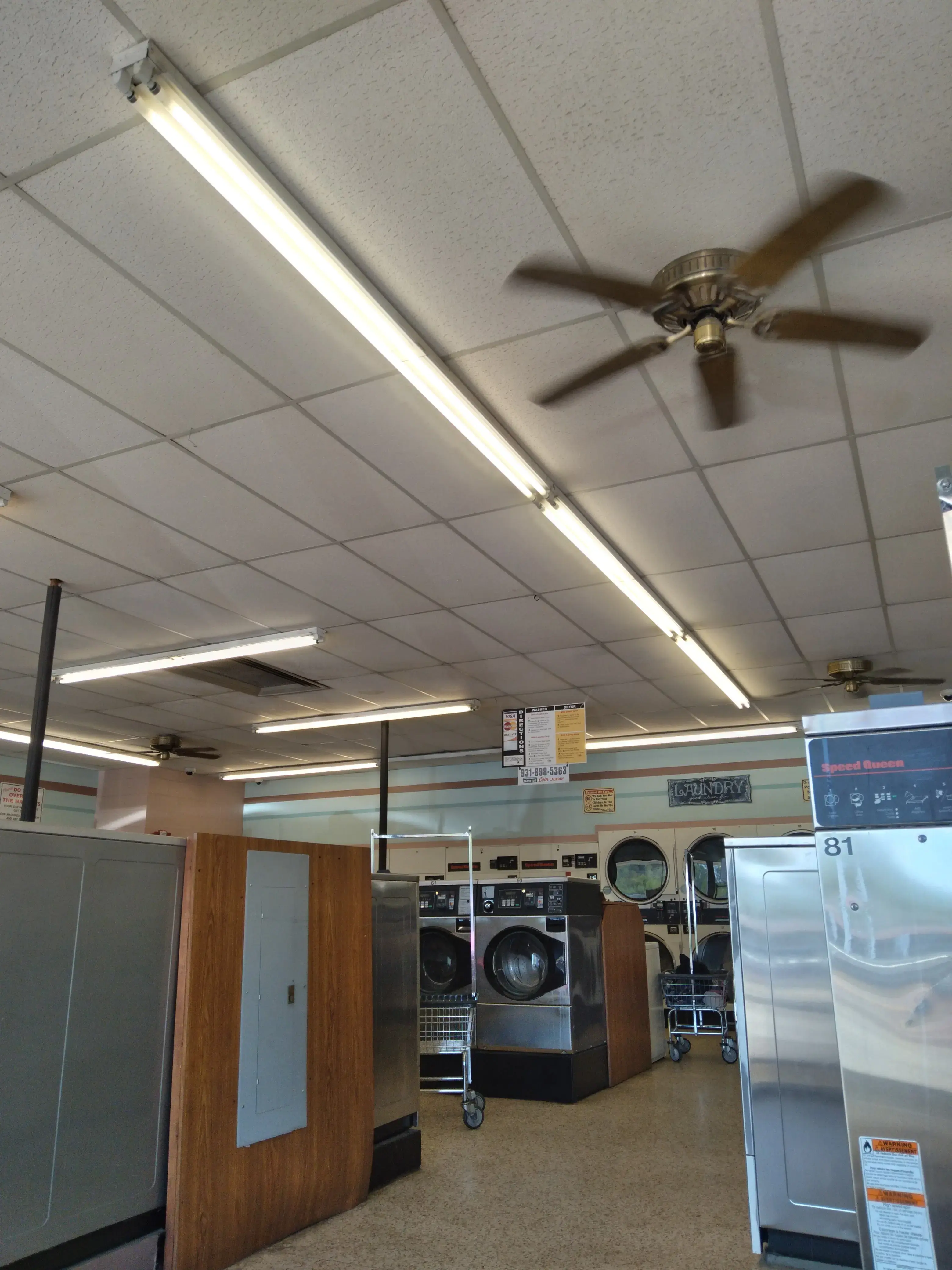 Big Wash Tub Coin Laundry - Image 12