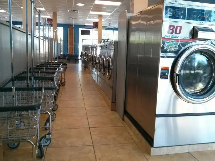 Big Wave Laundromat thumbnail 12