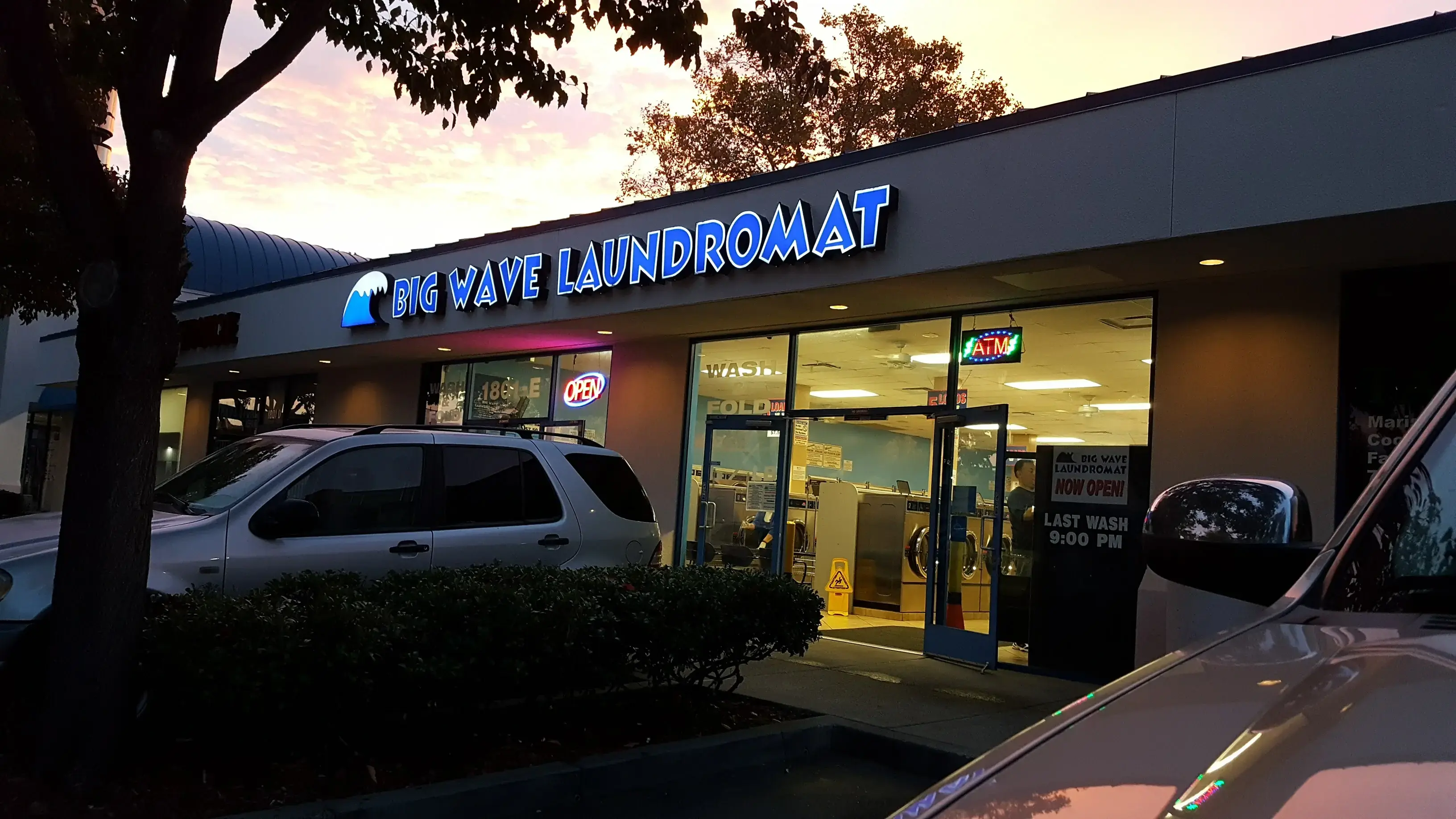Big Wave Laundromat - Image 2
