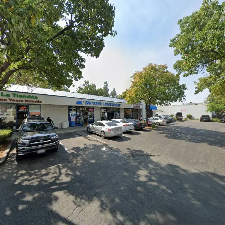 Big Wave Laundromat - Image 15