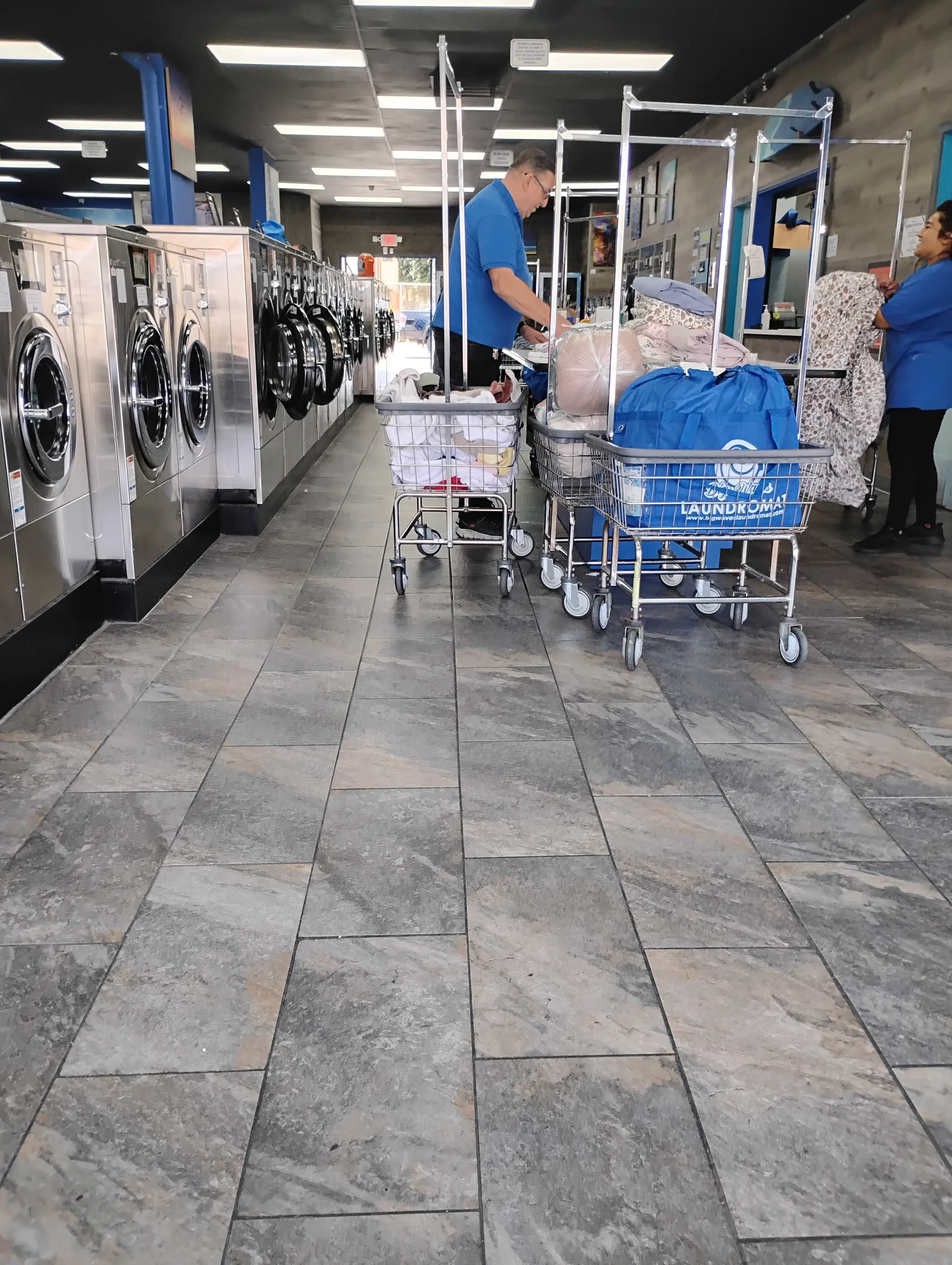 Big Waves Laundromat - Mar Vista thumbnail 19