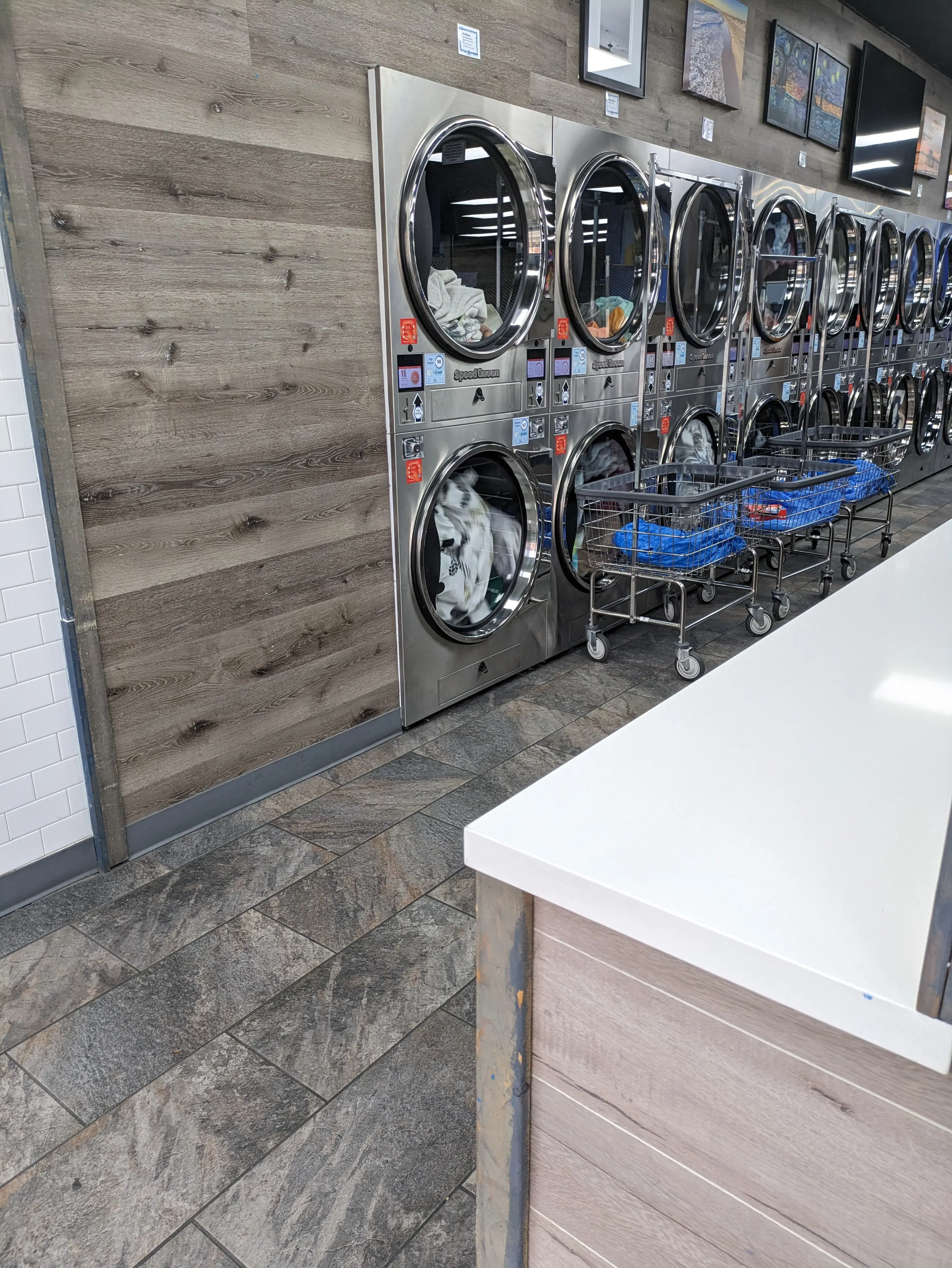 Big Waves Laundromat - Mar Vista thumbnail 11