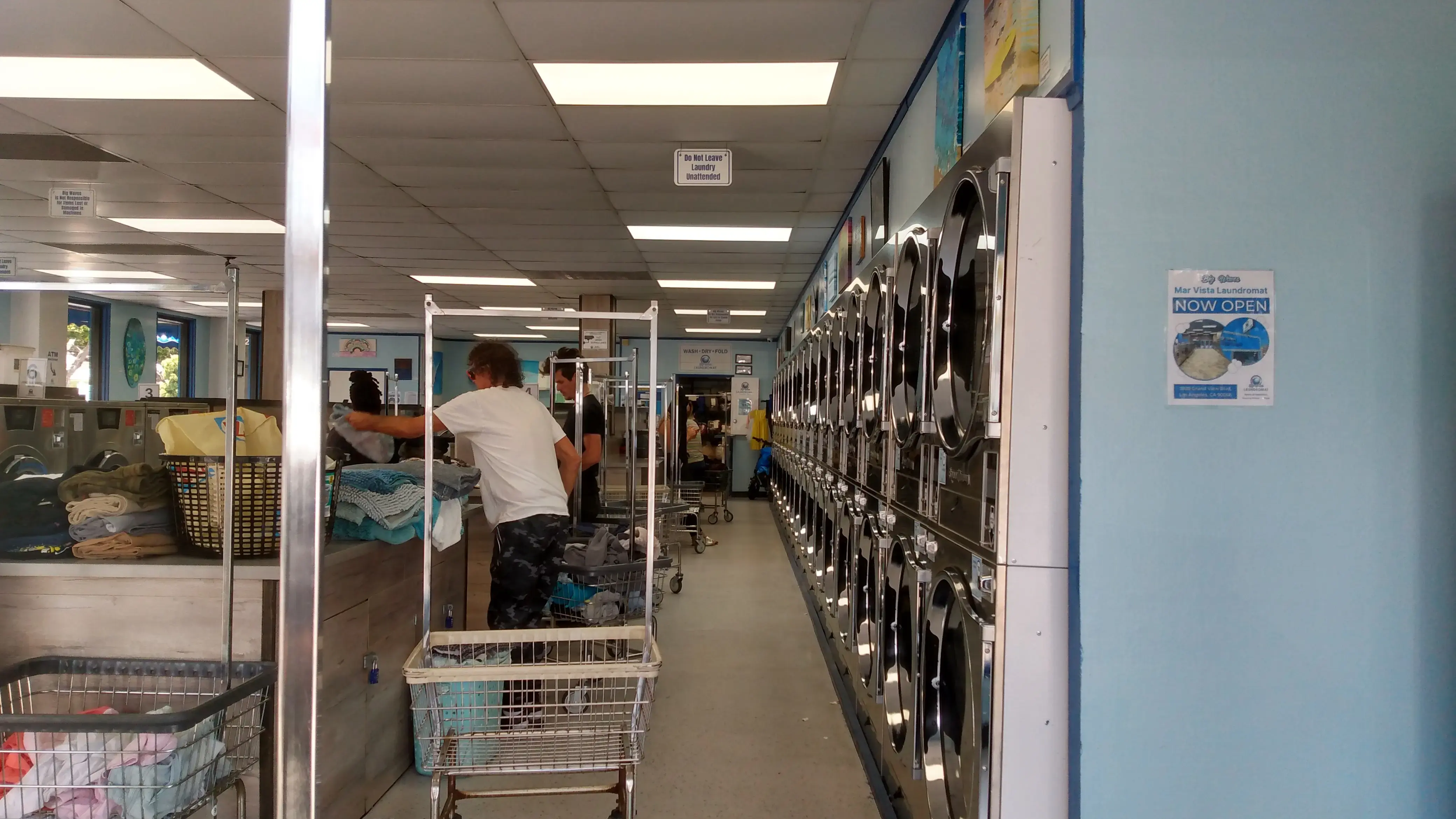 Big Waves Laundromat - Image 13