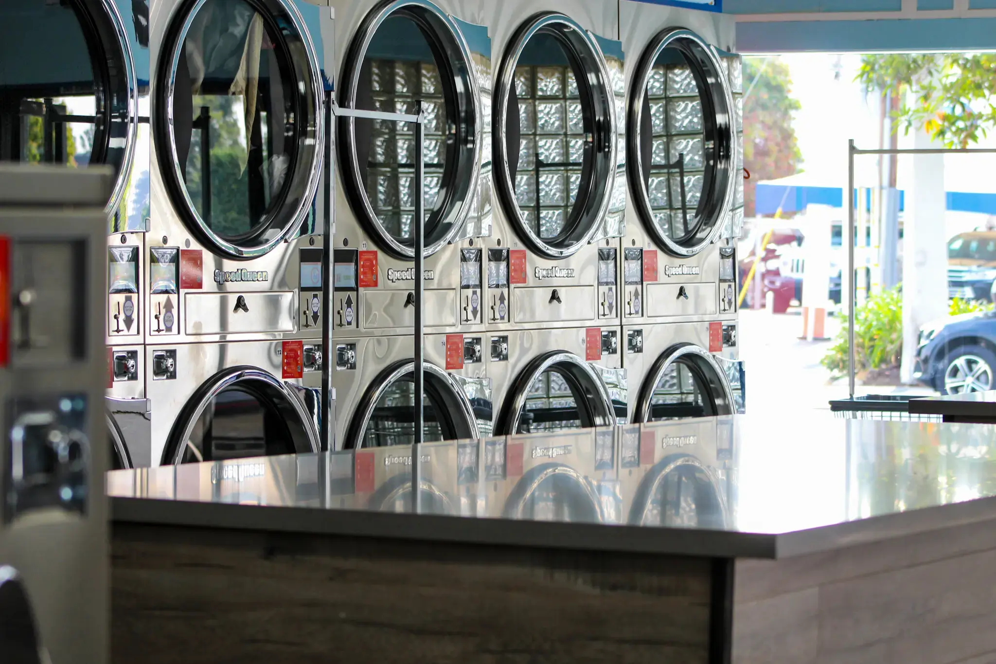 Big Waves Laundromat - Image 7