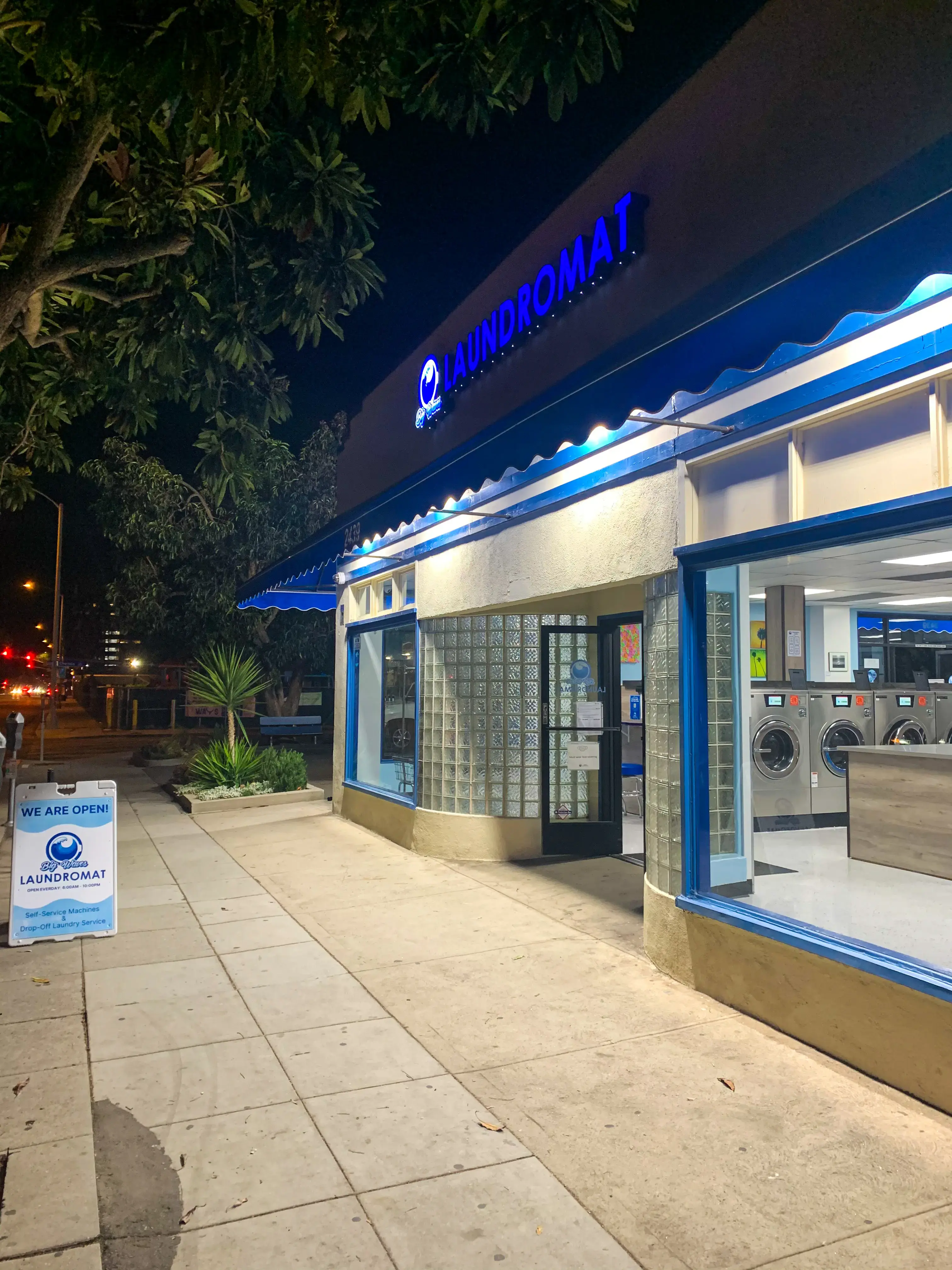 Big Waves Laundromat - Image 14