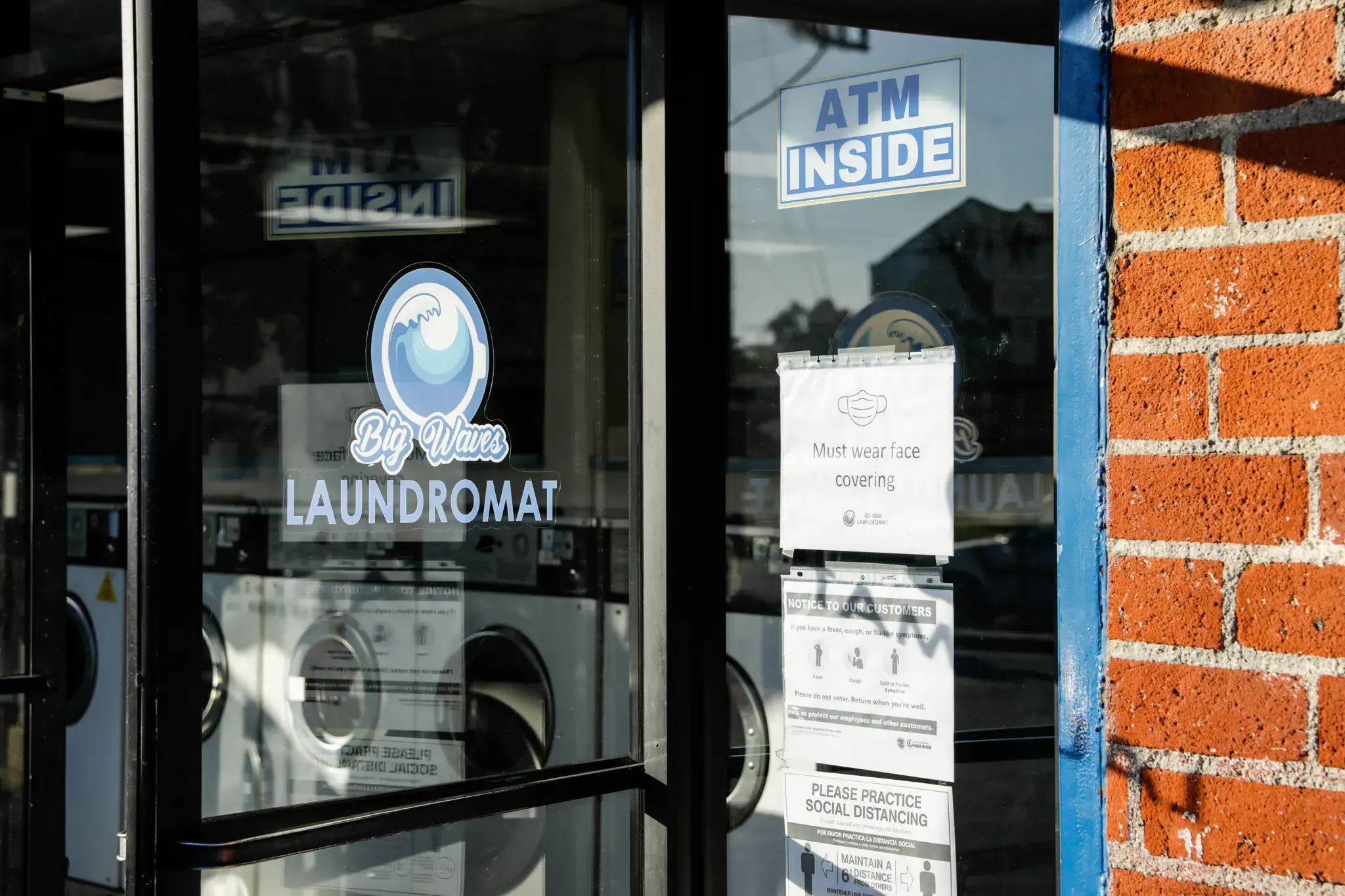 Big Waves Laundromat - Image 16