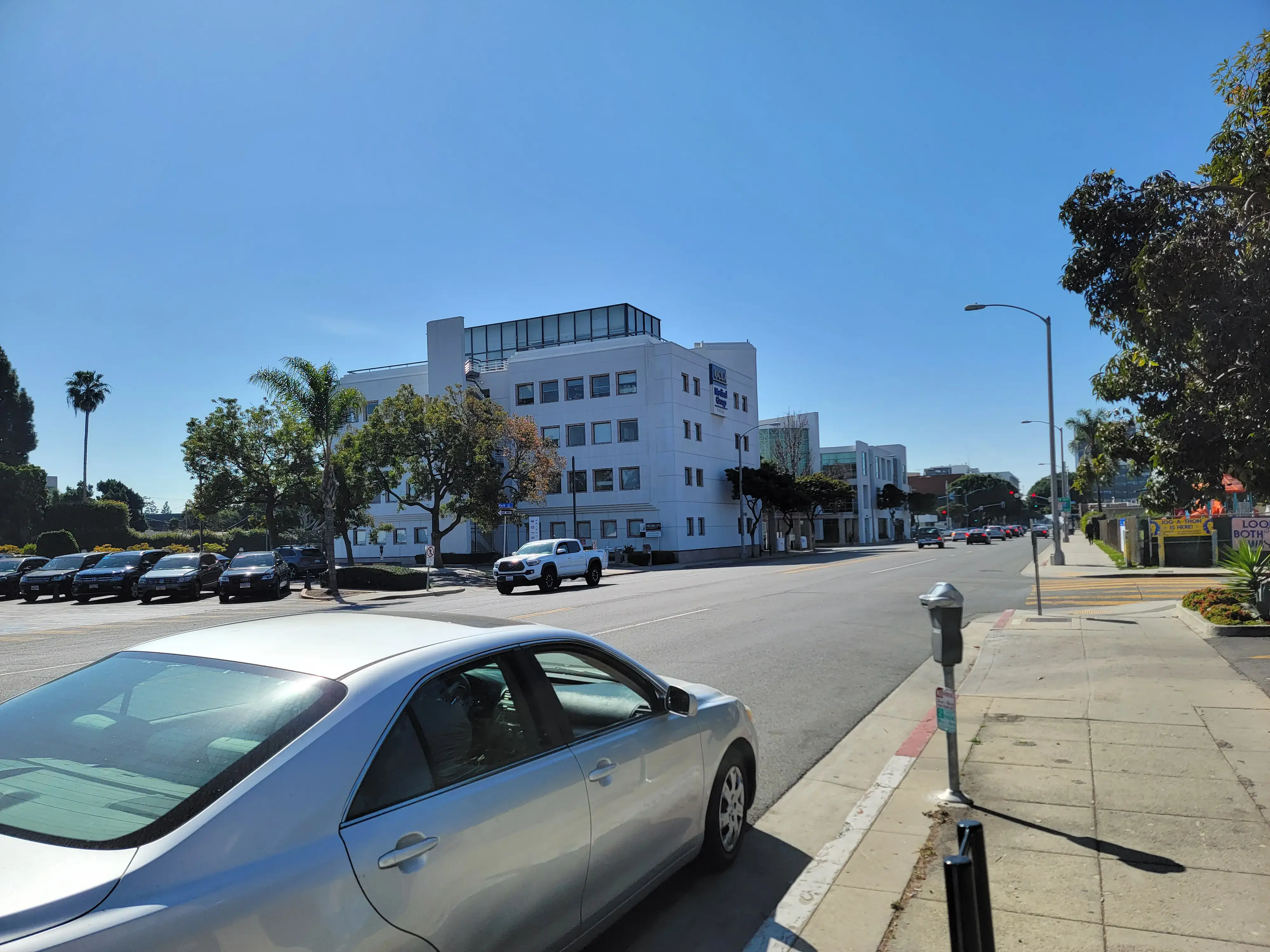 Big Waves Laundromat thumbnail 6