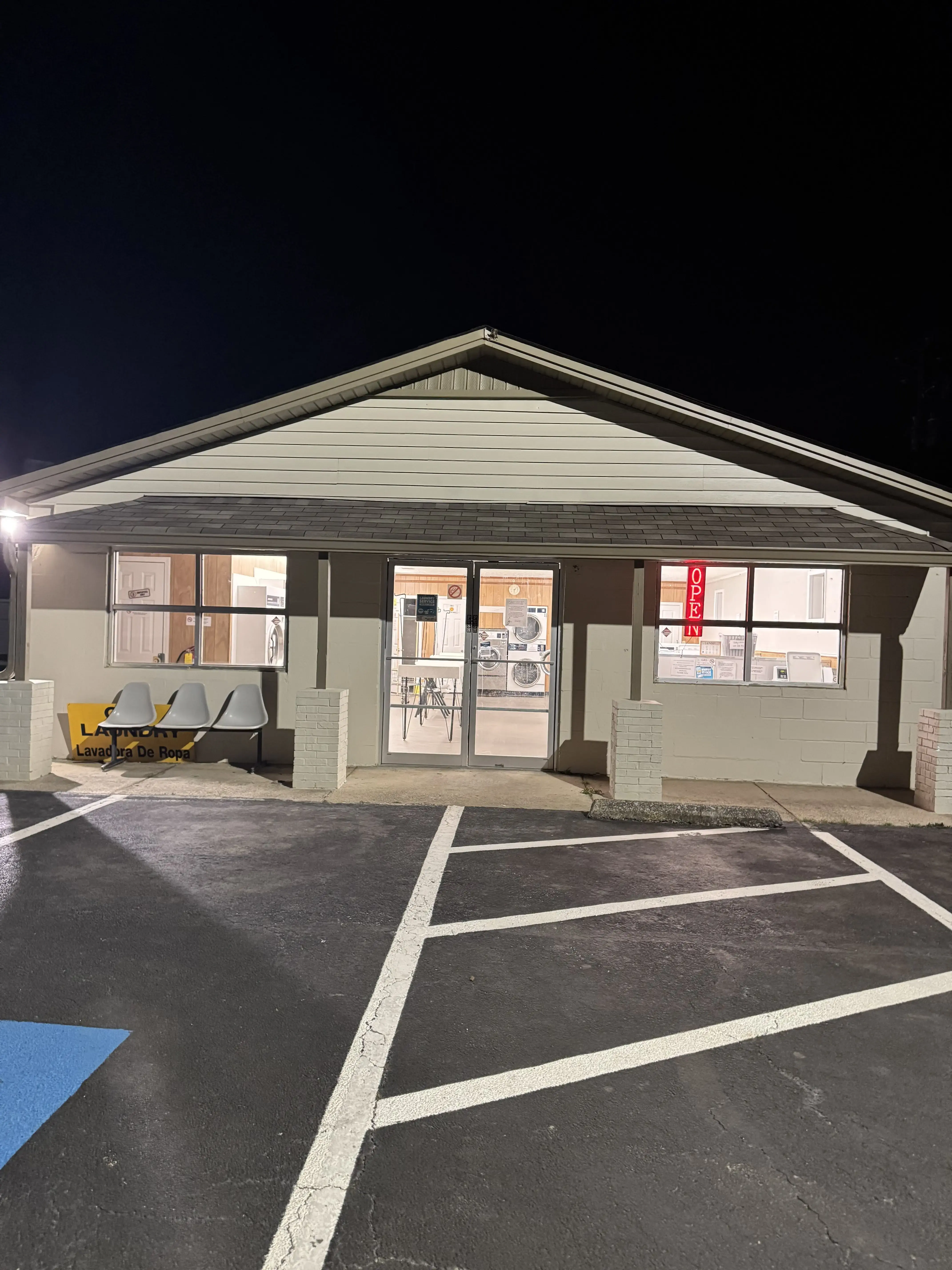 Billy's Corner - Car Wash & Laundromat location