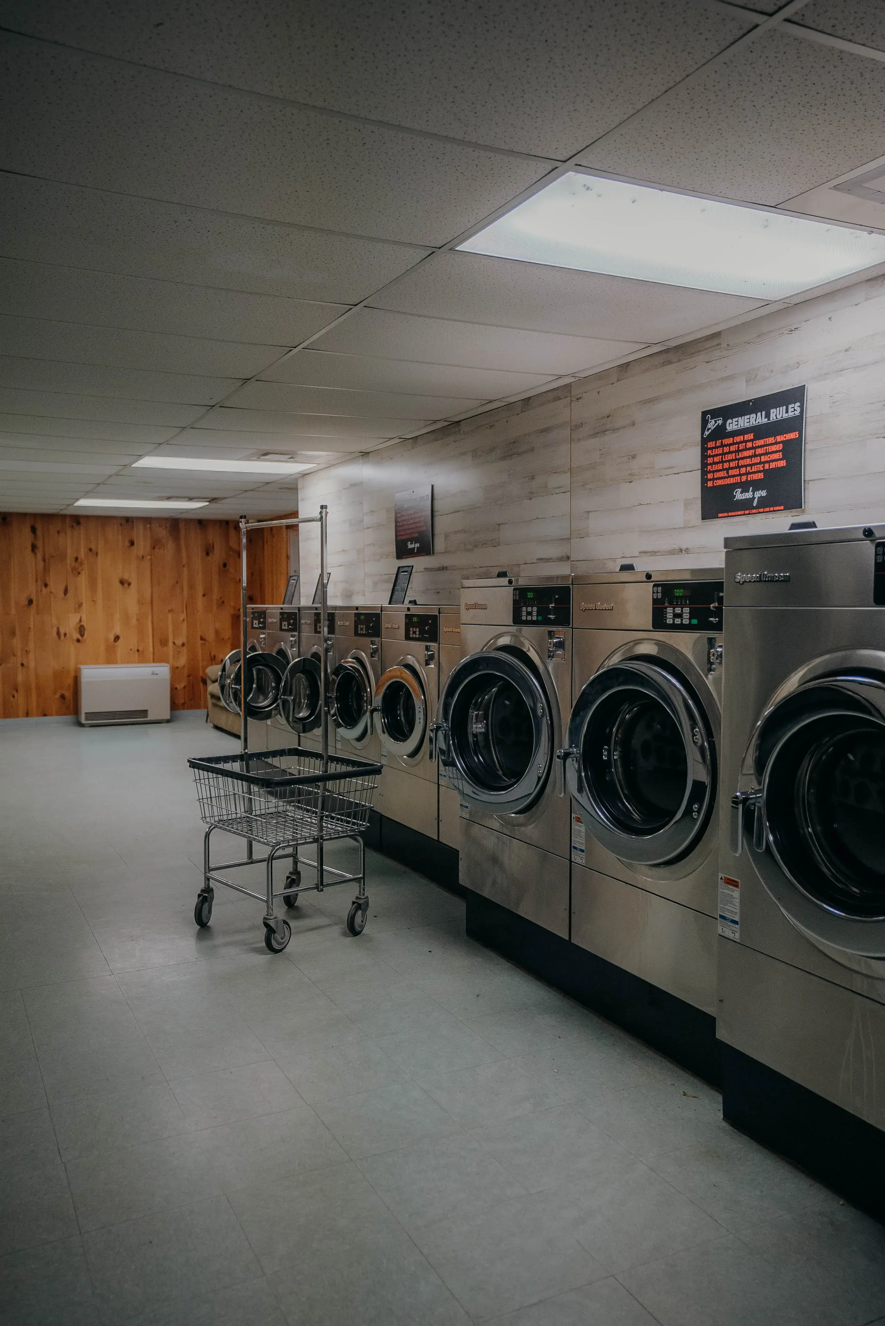 Bingham Laundry Lounge - Image 13