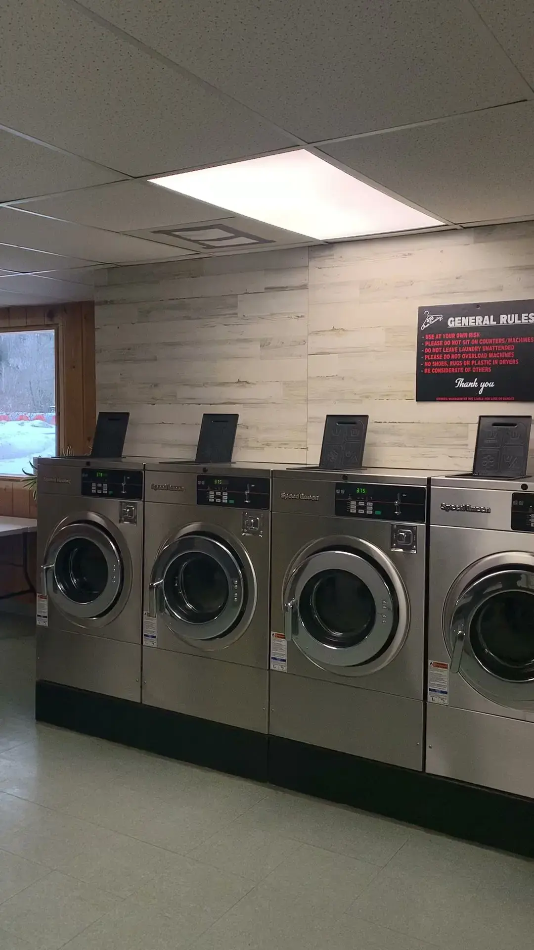 Bingham Laundry Lounge - Image 7