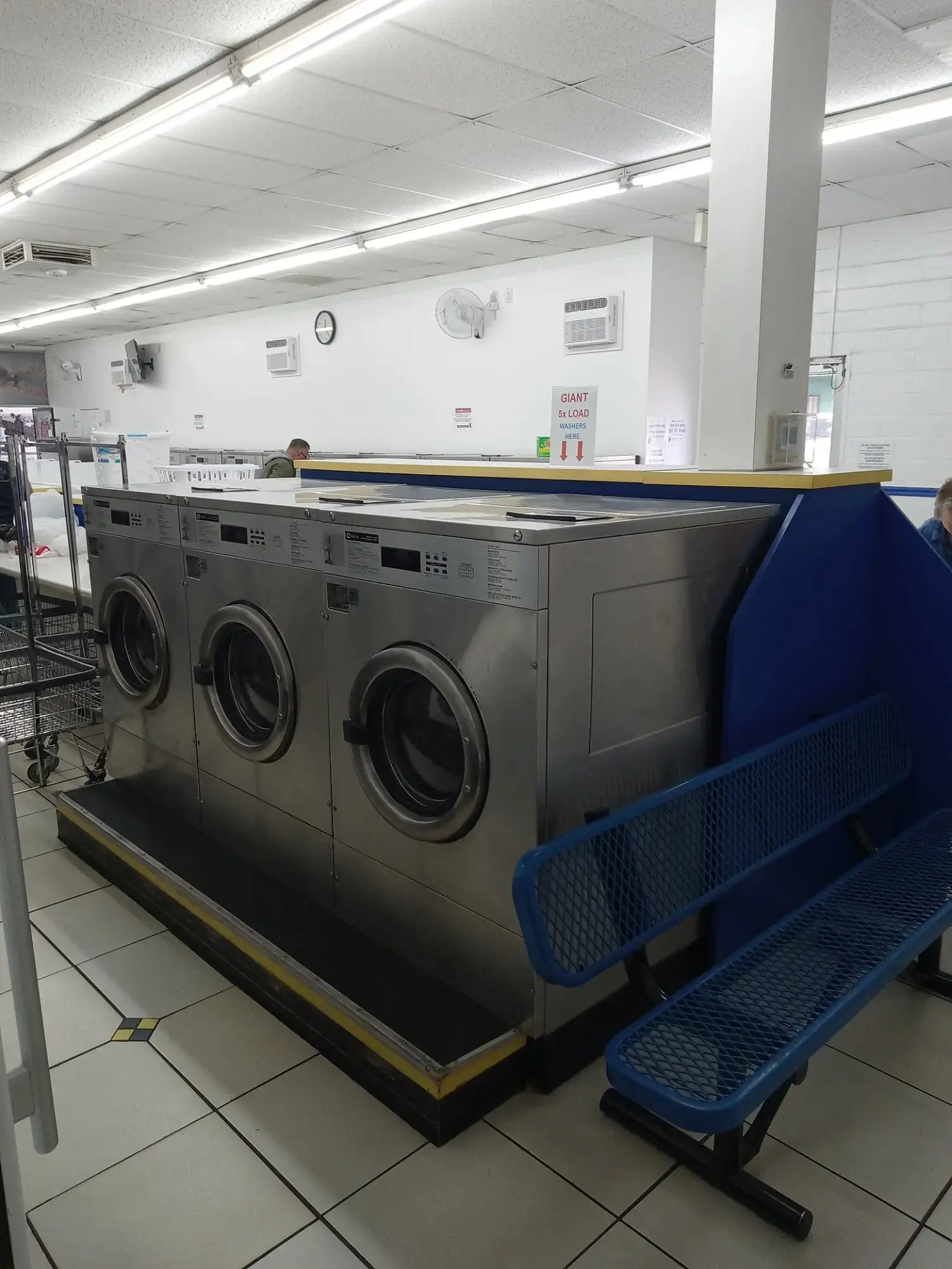 Birdie's Wash & Dry Laundry thumbnail 15