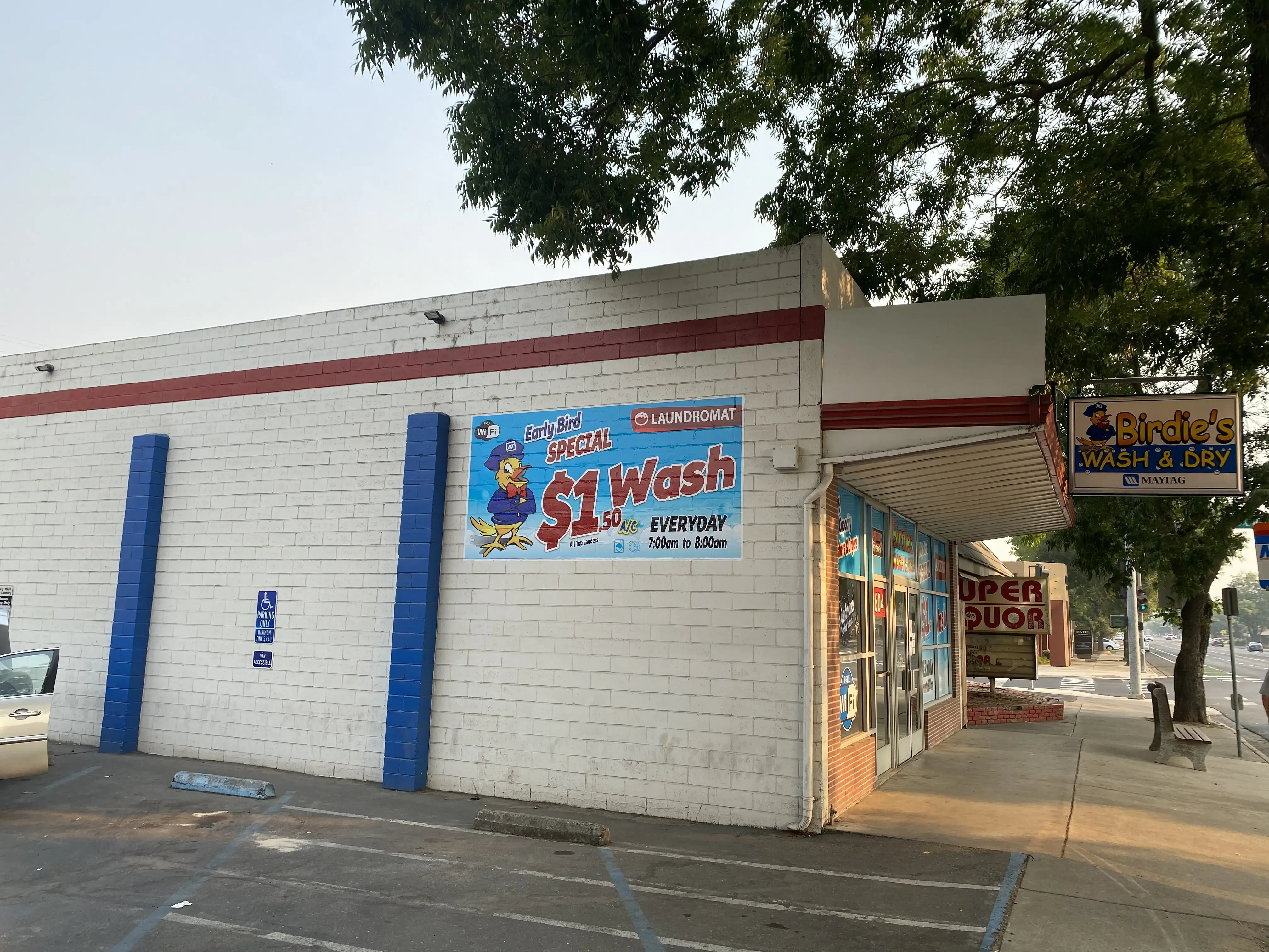 Birdie's Wash & Dry Laundry thumbnail 4