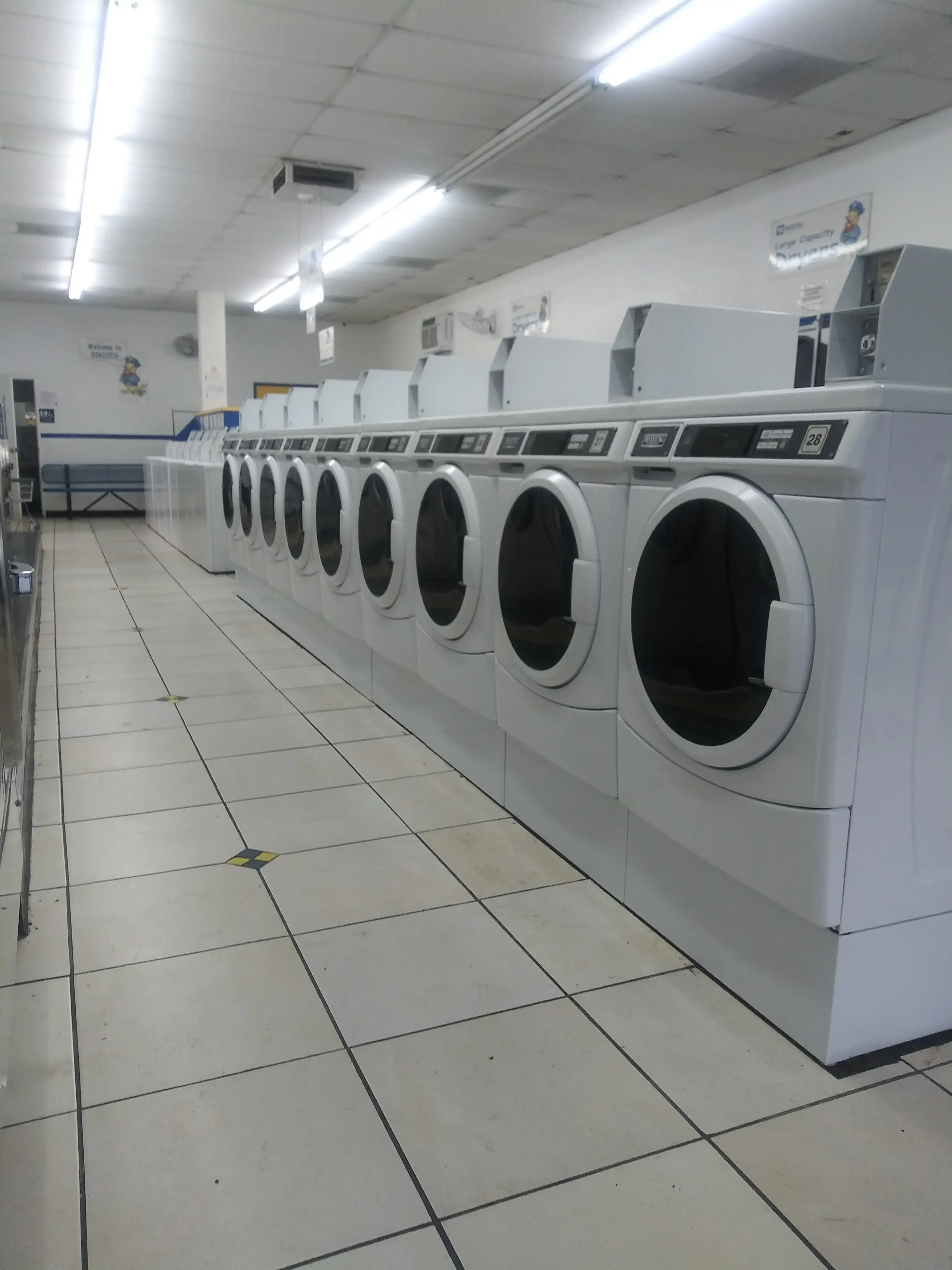 Birdie's Wash & Dry Laundry thumbnail 20