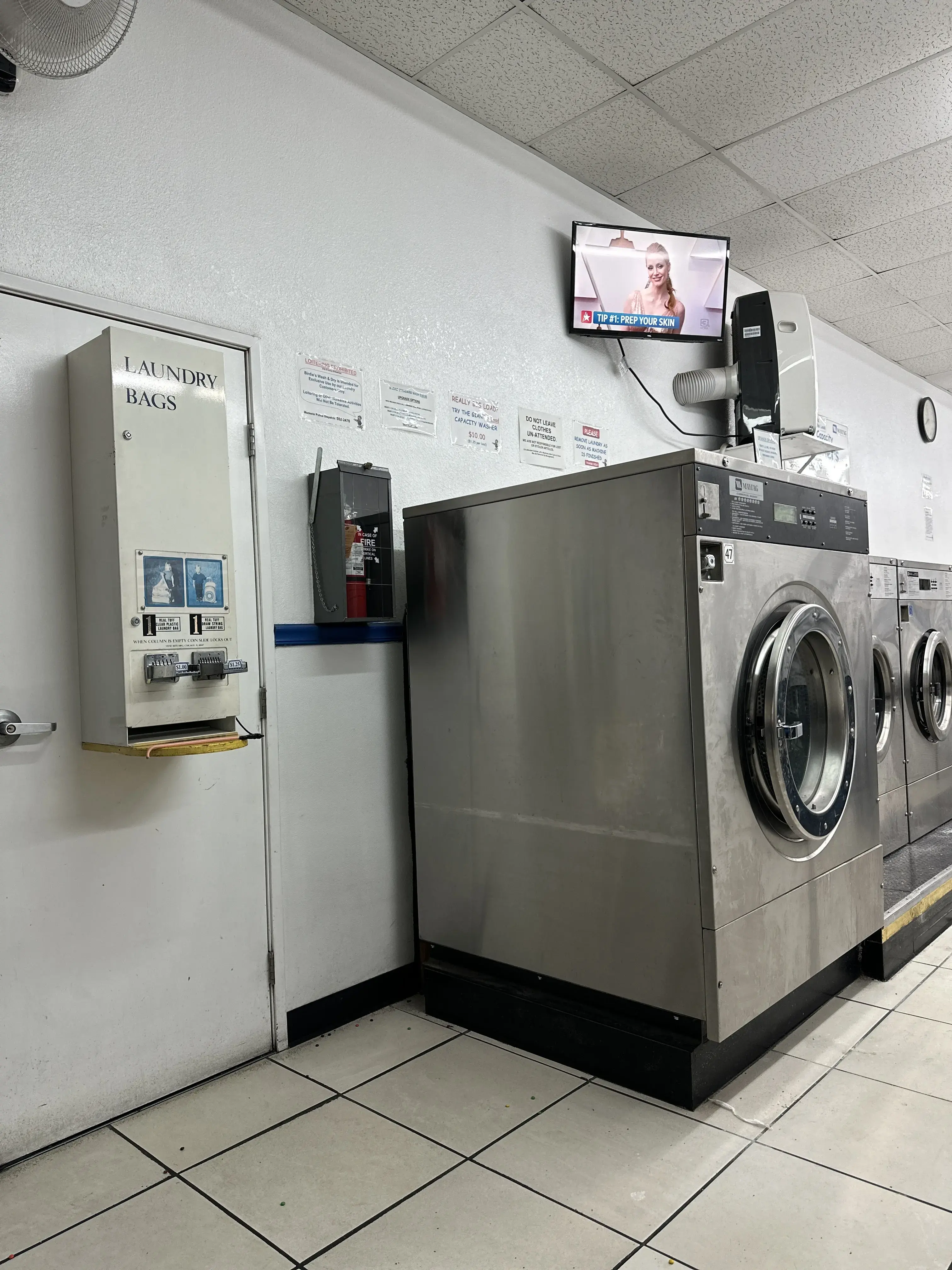 Birdie's Wash & Dry Laundry - Image 13