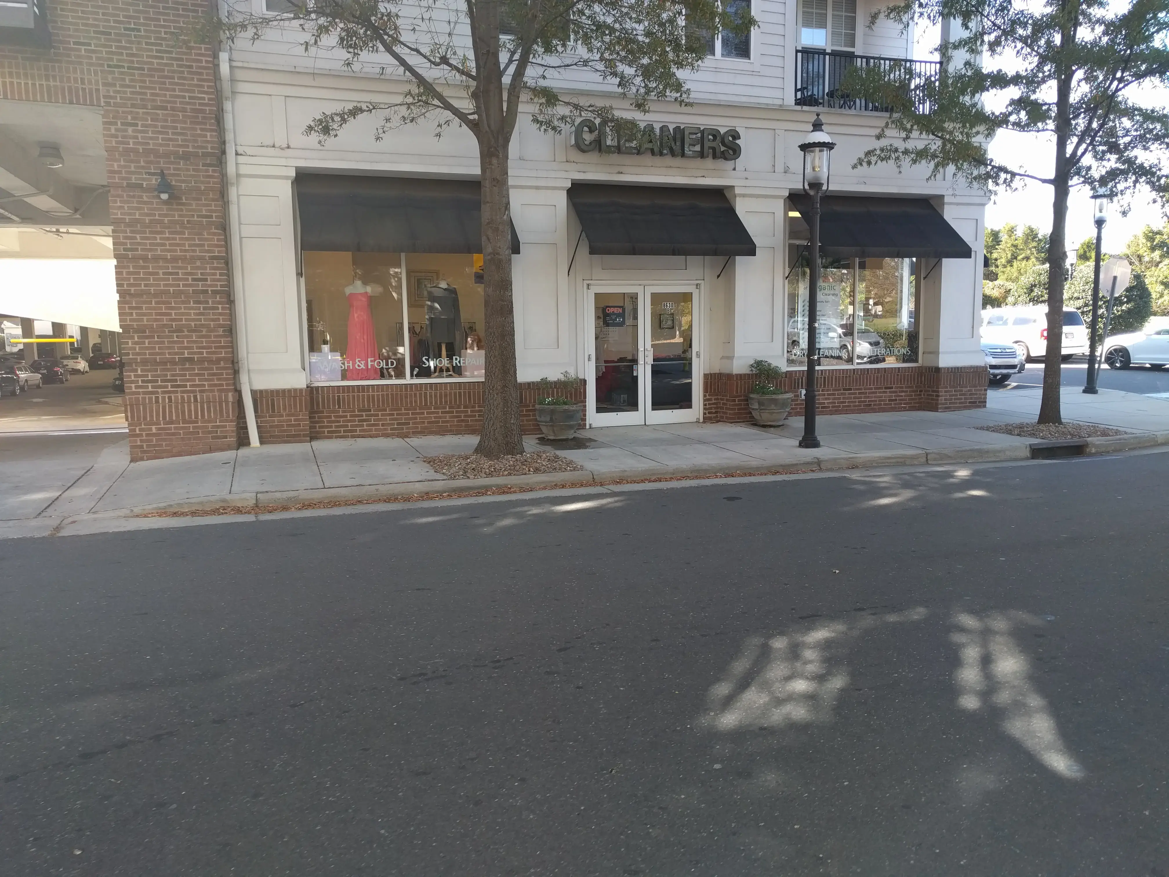 Birkdale Village Cleaners thumbnail 2