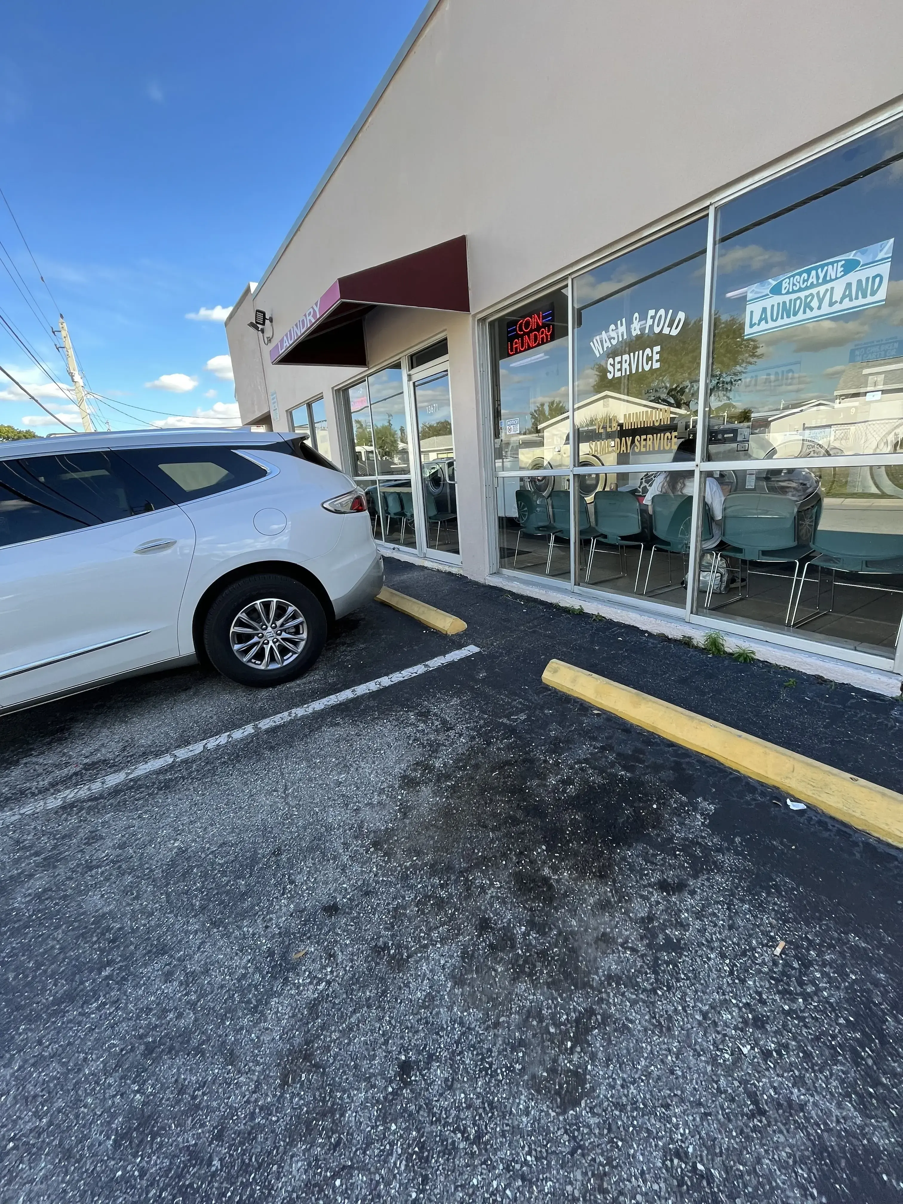 Biscayne Laundryland - Image 6