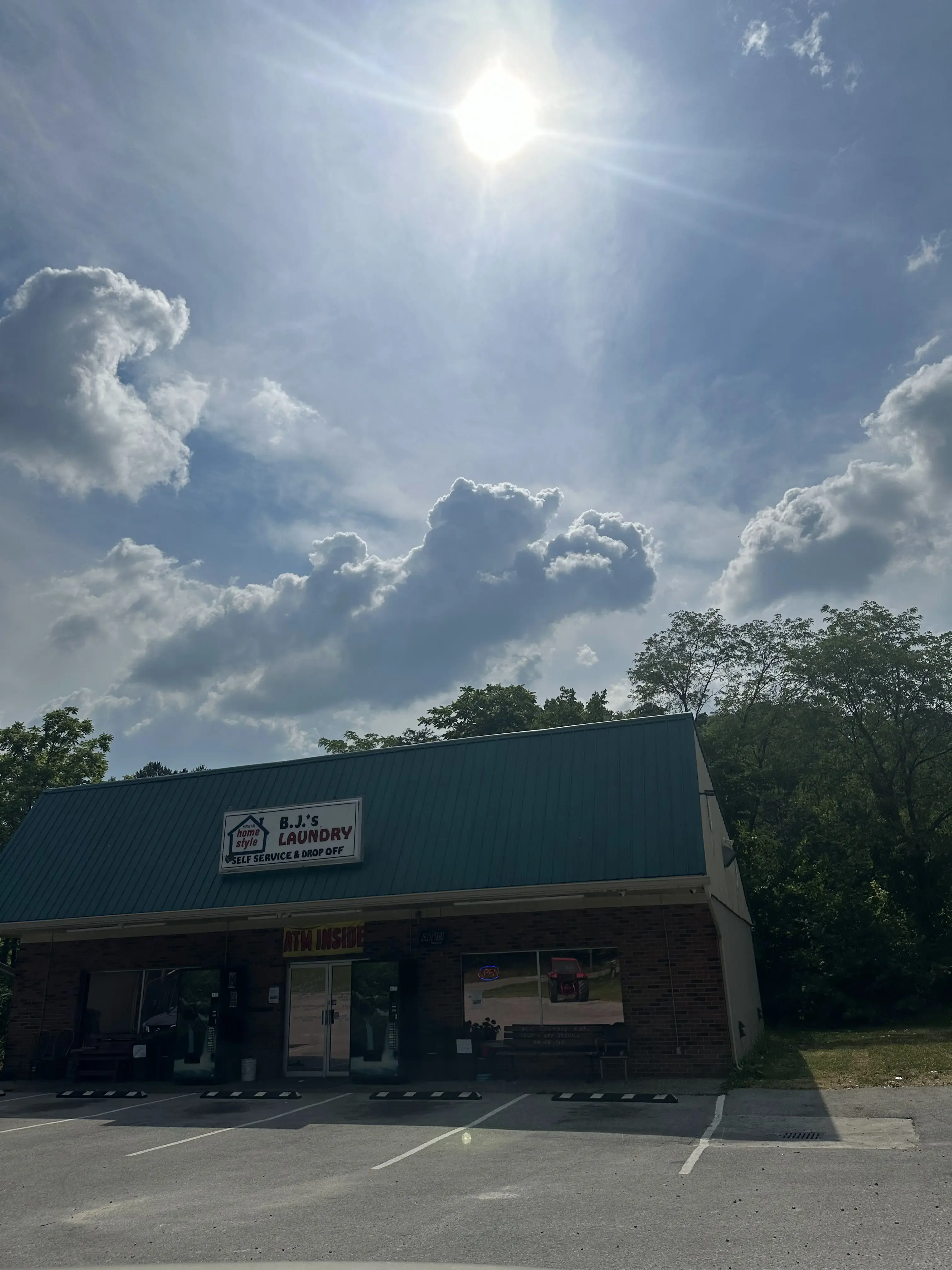 BJ's Laundromat thumbnail 12