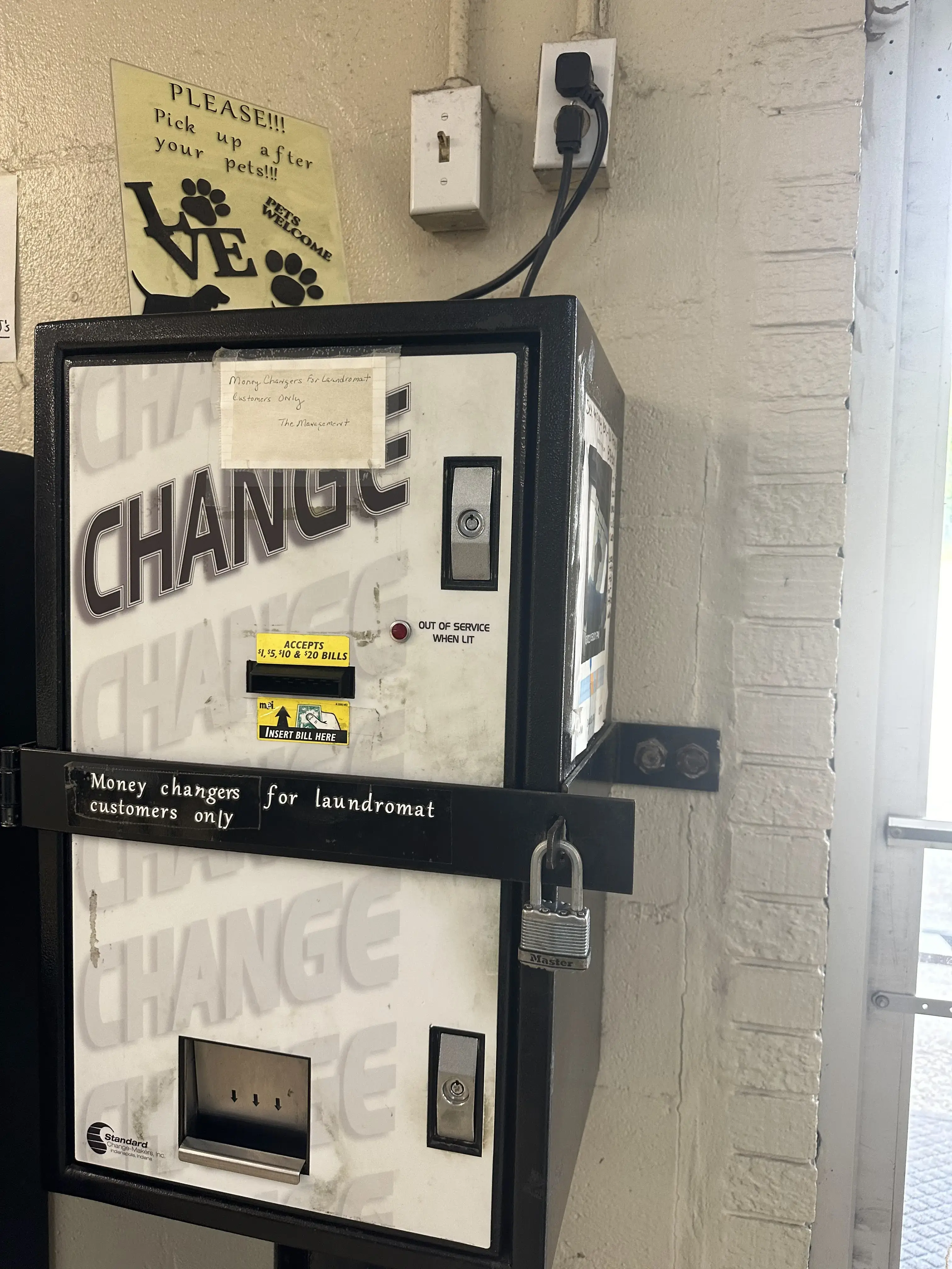 BJ's Laundromat - Image 7