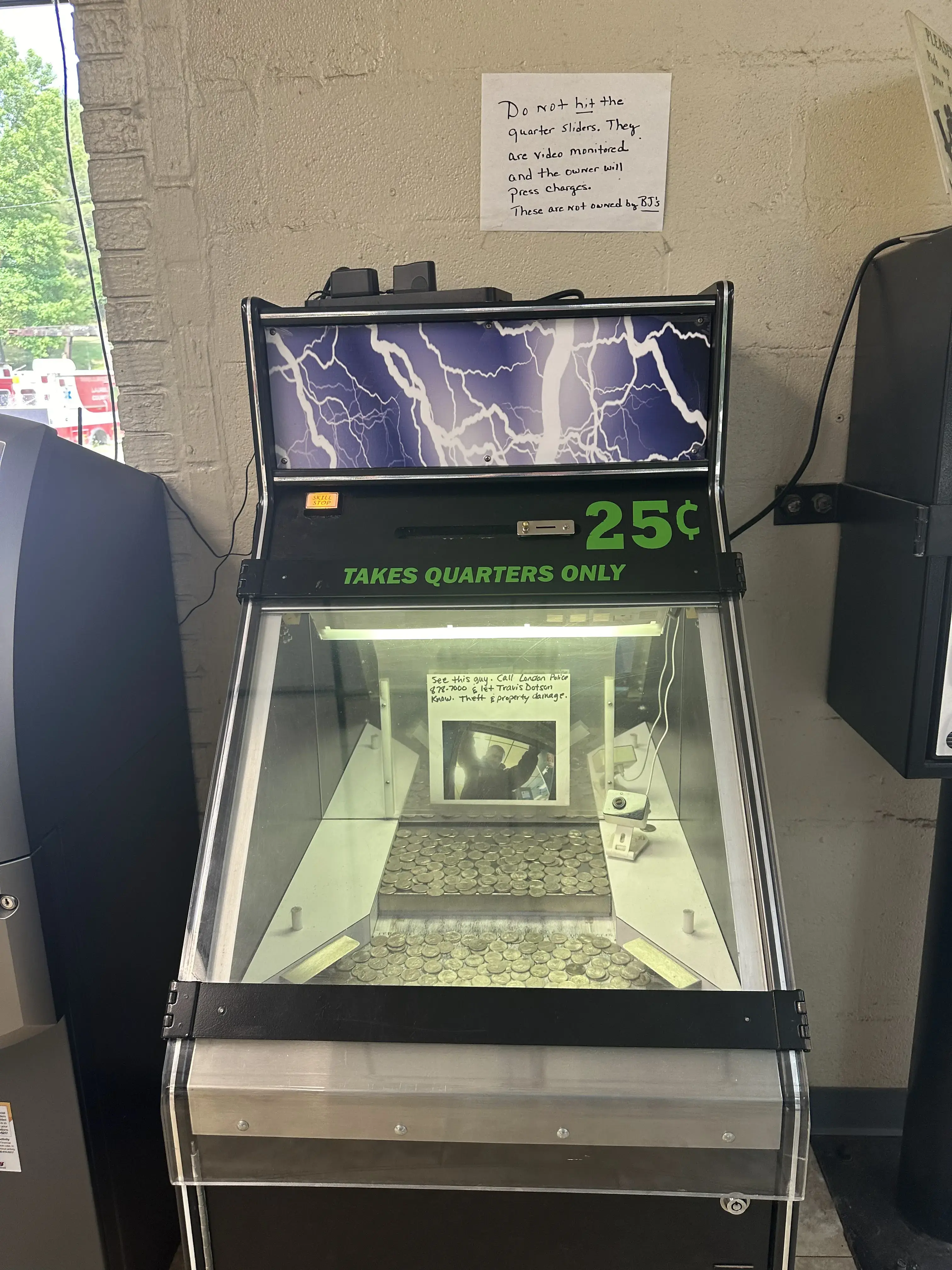 BJ's Laundromat - Image 9