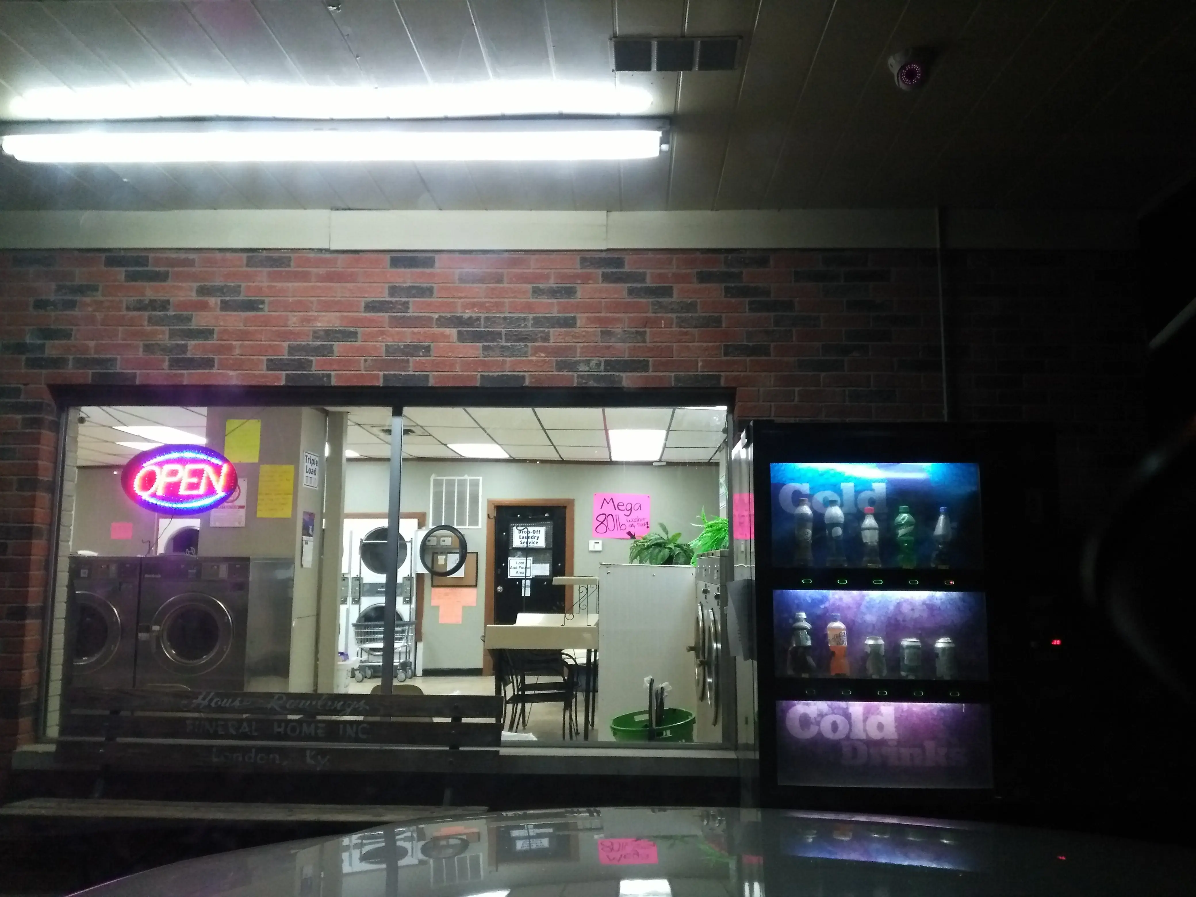 BJ's Laundromat thumbnail 14