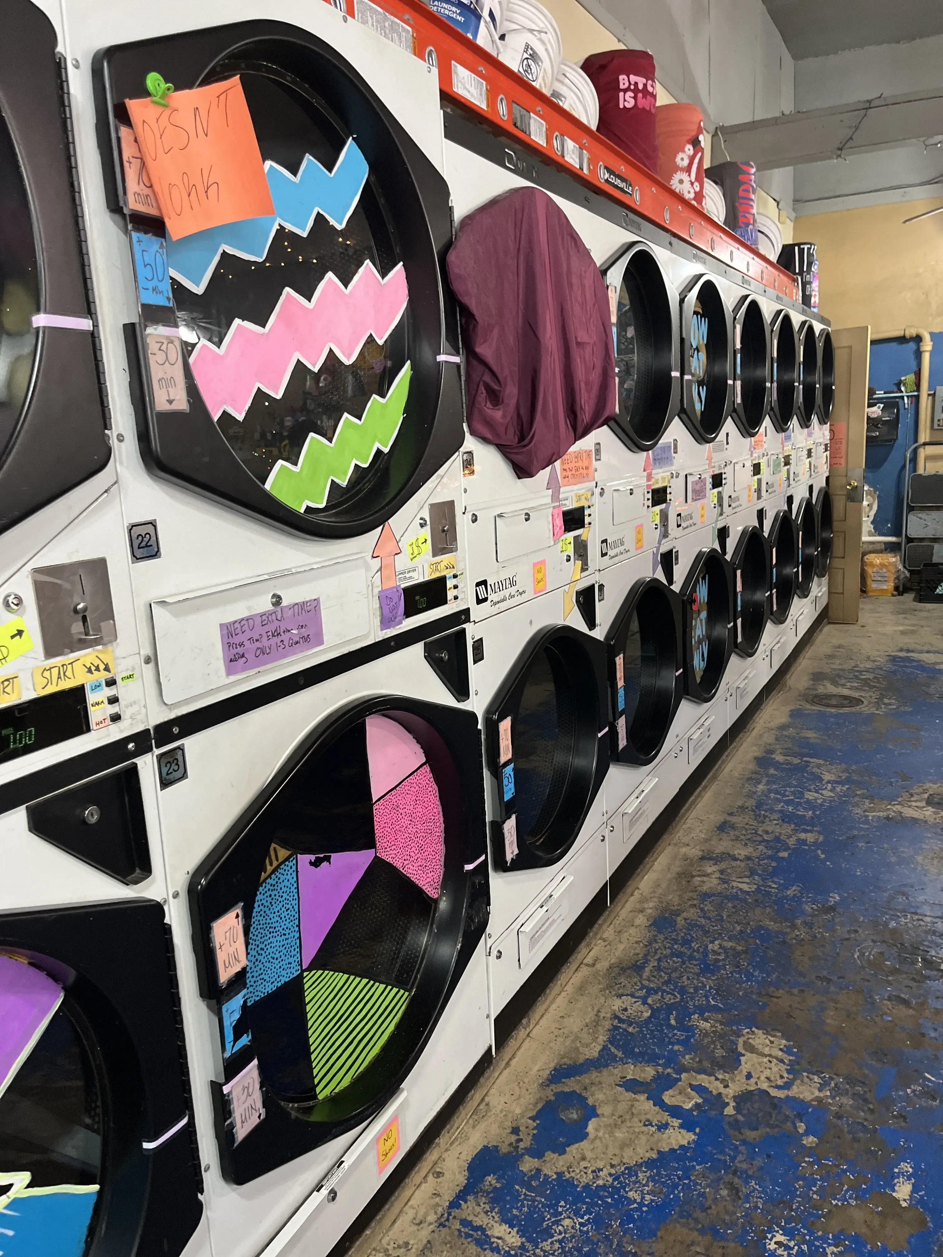 Black & Gold Wash & Fold® thumbnail 10