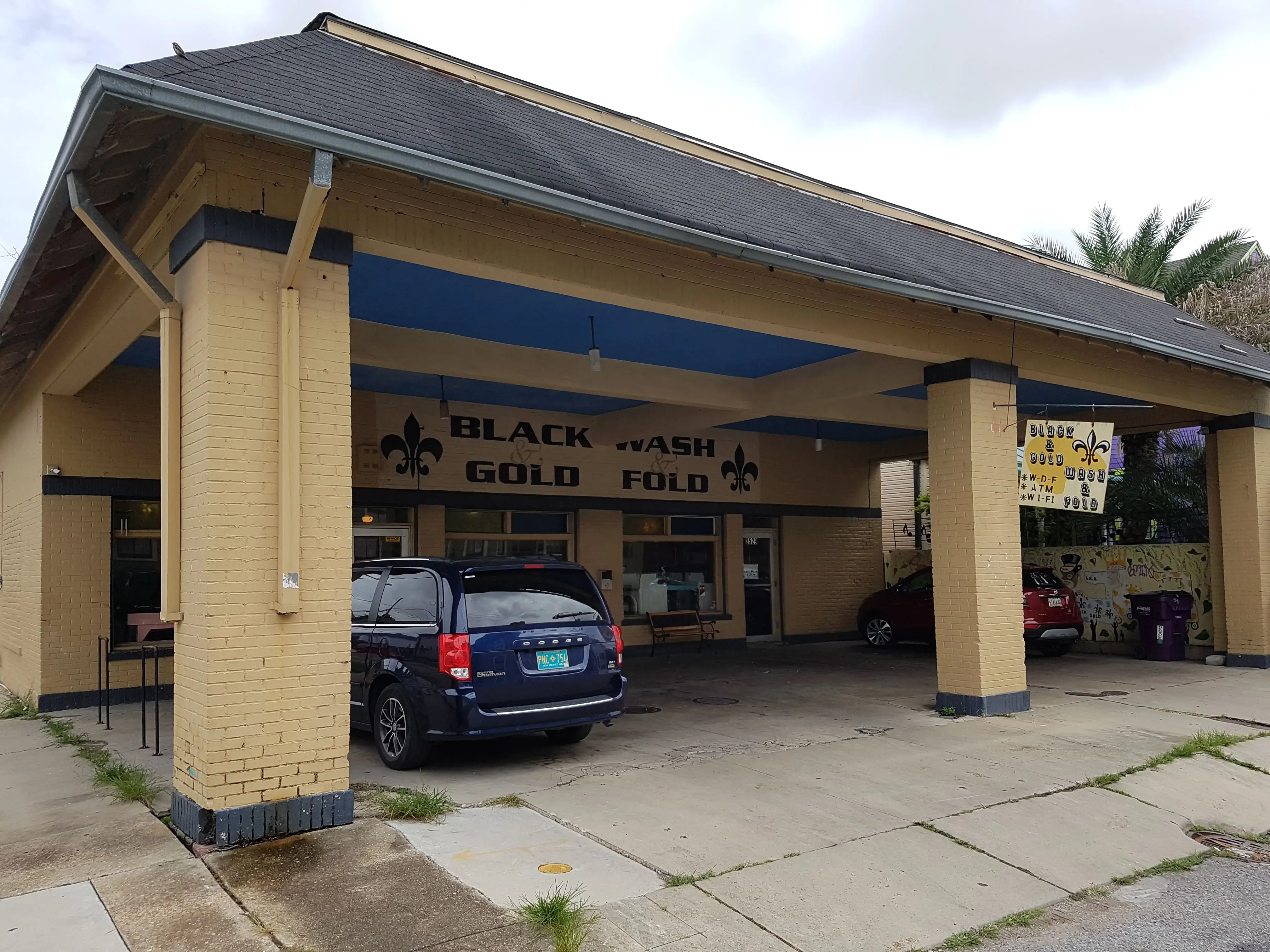 Black & Gold Wash & Fold® thumbnail 19