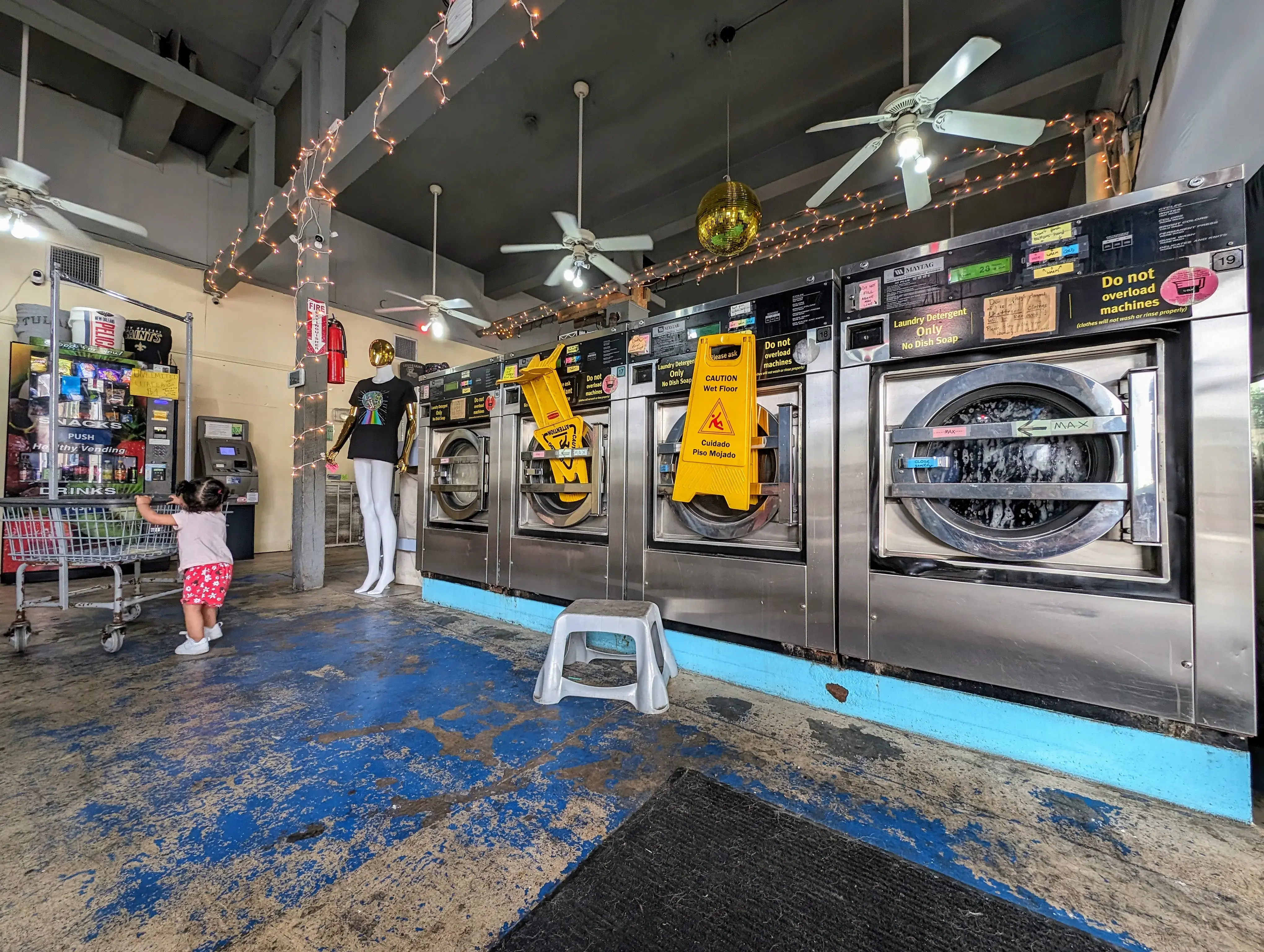 Black & Gold Wash & Fold® thumbnail 3